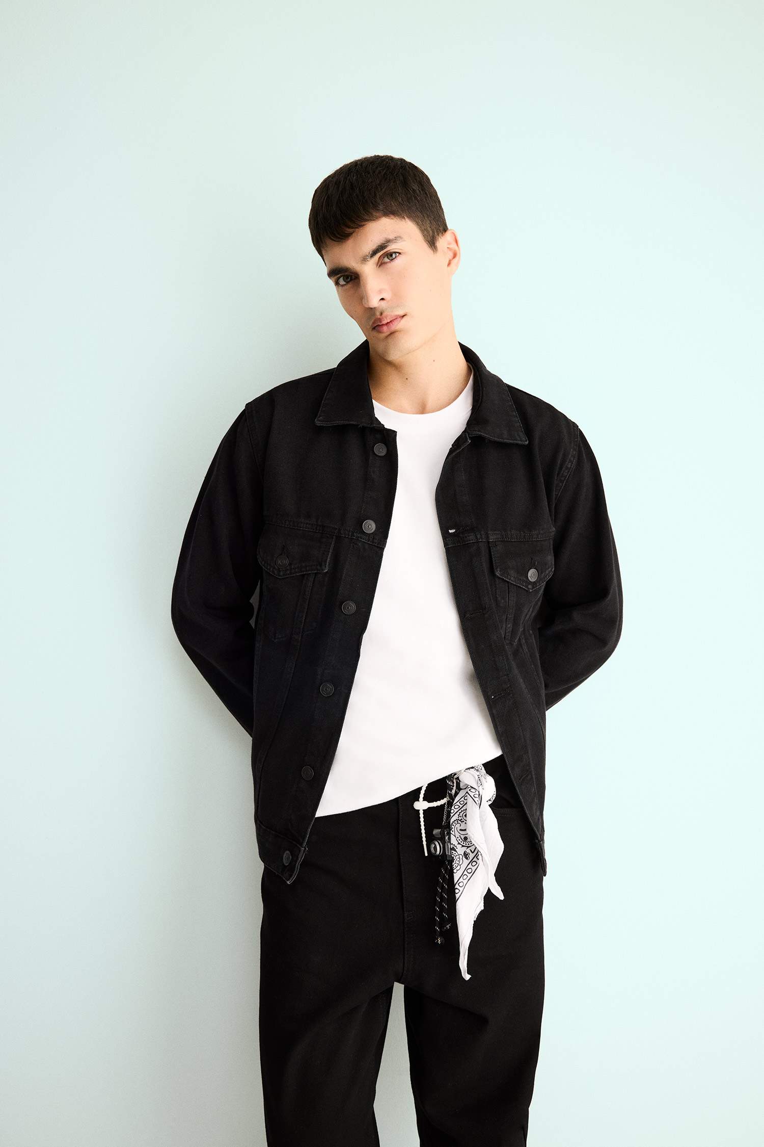 Regular Fit Düğmeli Cepli Denim Ceket