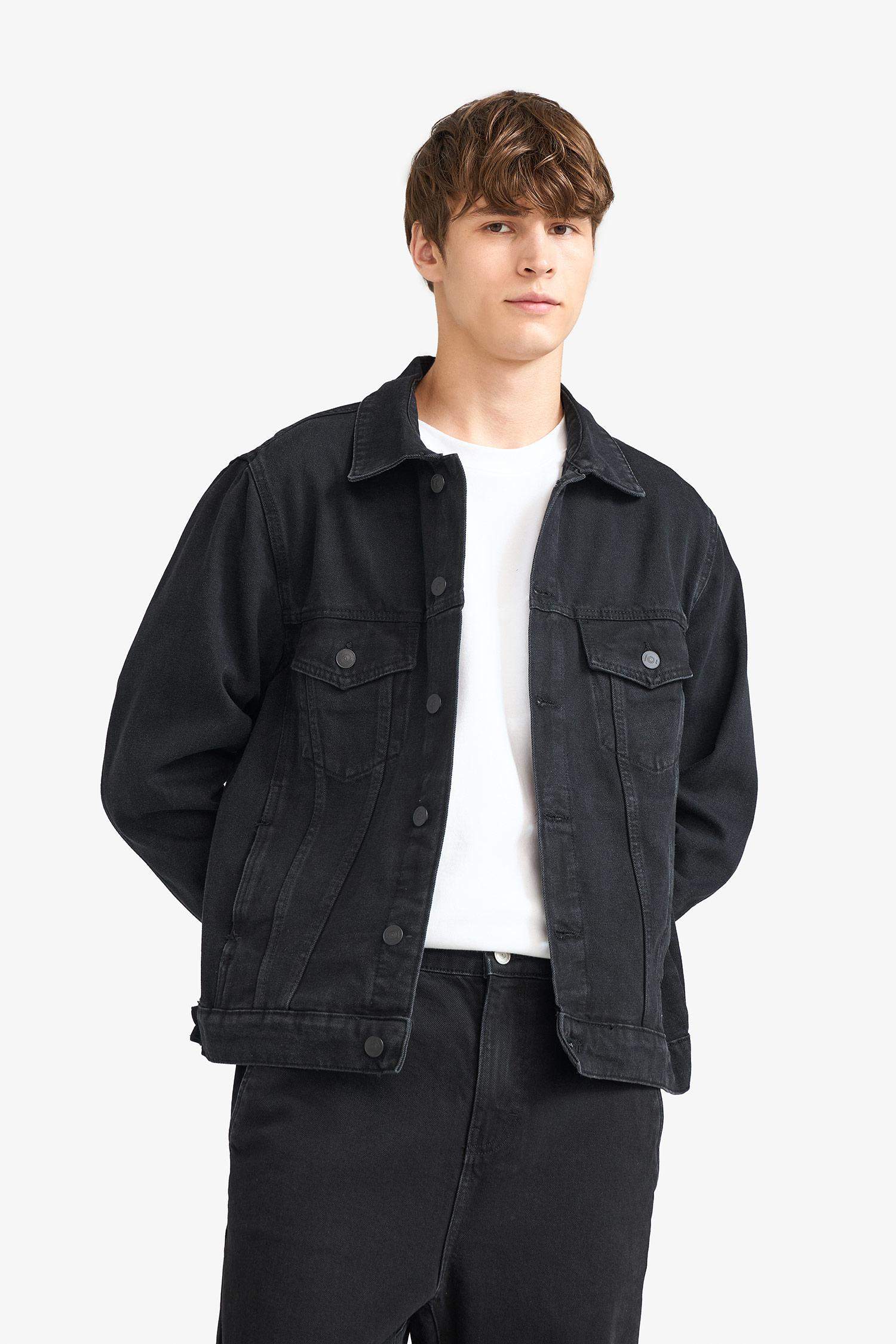 جاكيت جينز قصة عادية