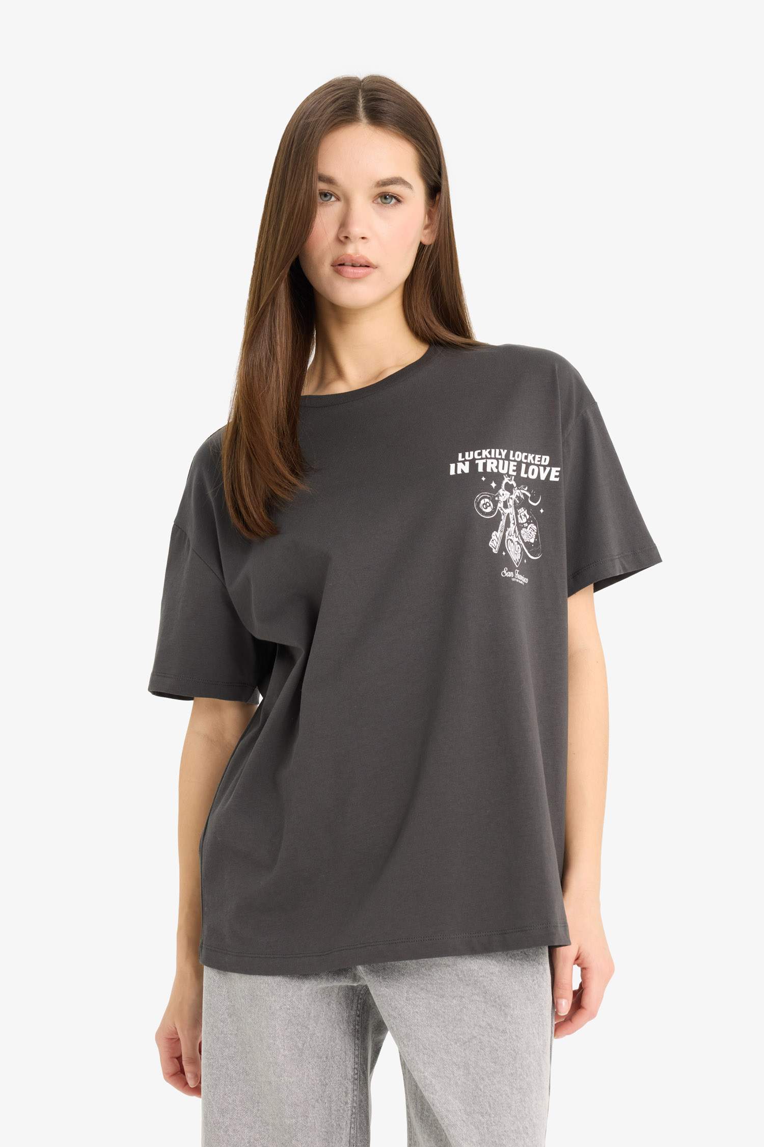 تيشيرت نص ردن اوفرسايز مطبوع قصة عادية بياخة مستديرة