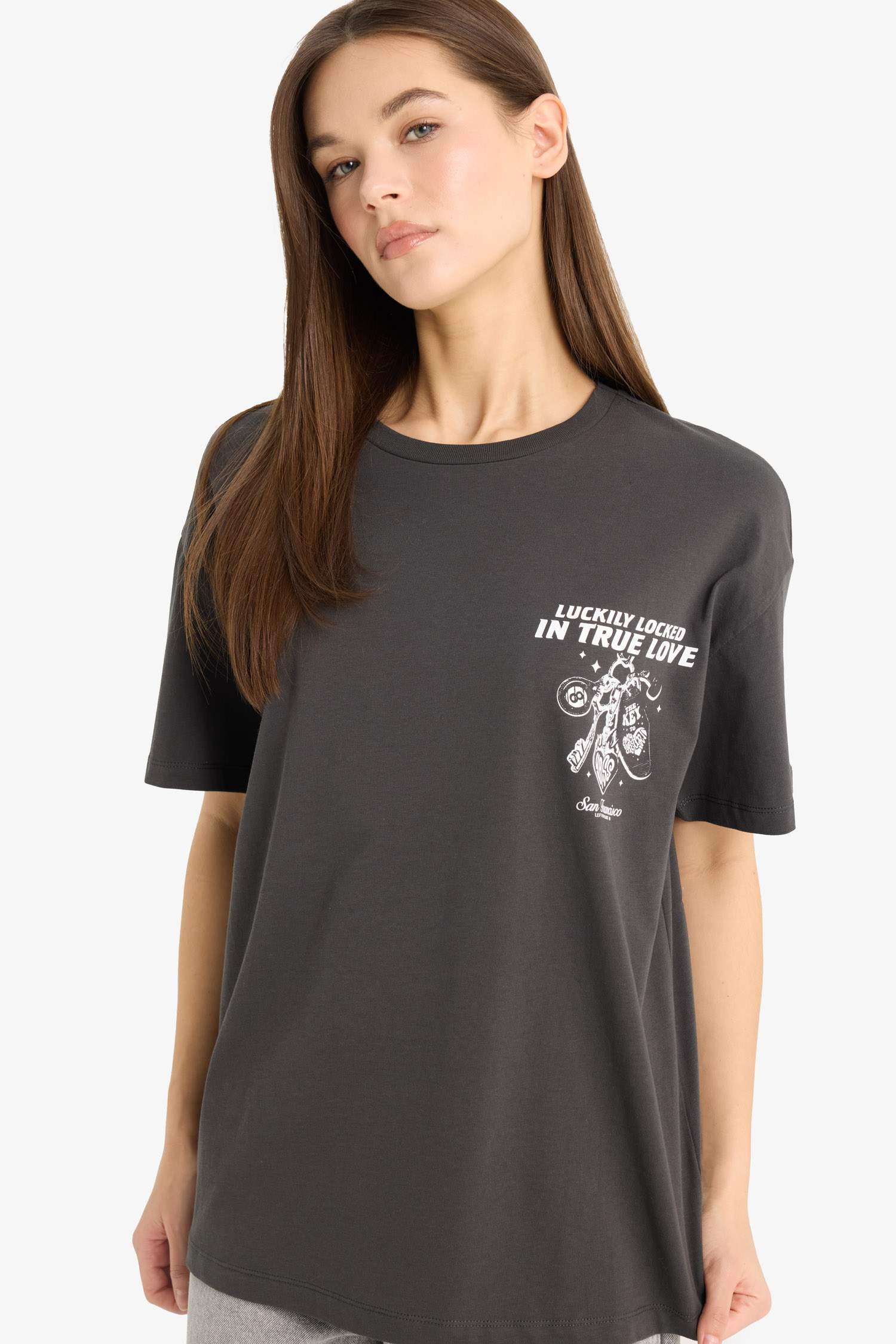 تيشيرت نص ردن اوفرسايز مطبوع قصة عادية بياخة مستديرة