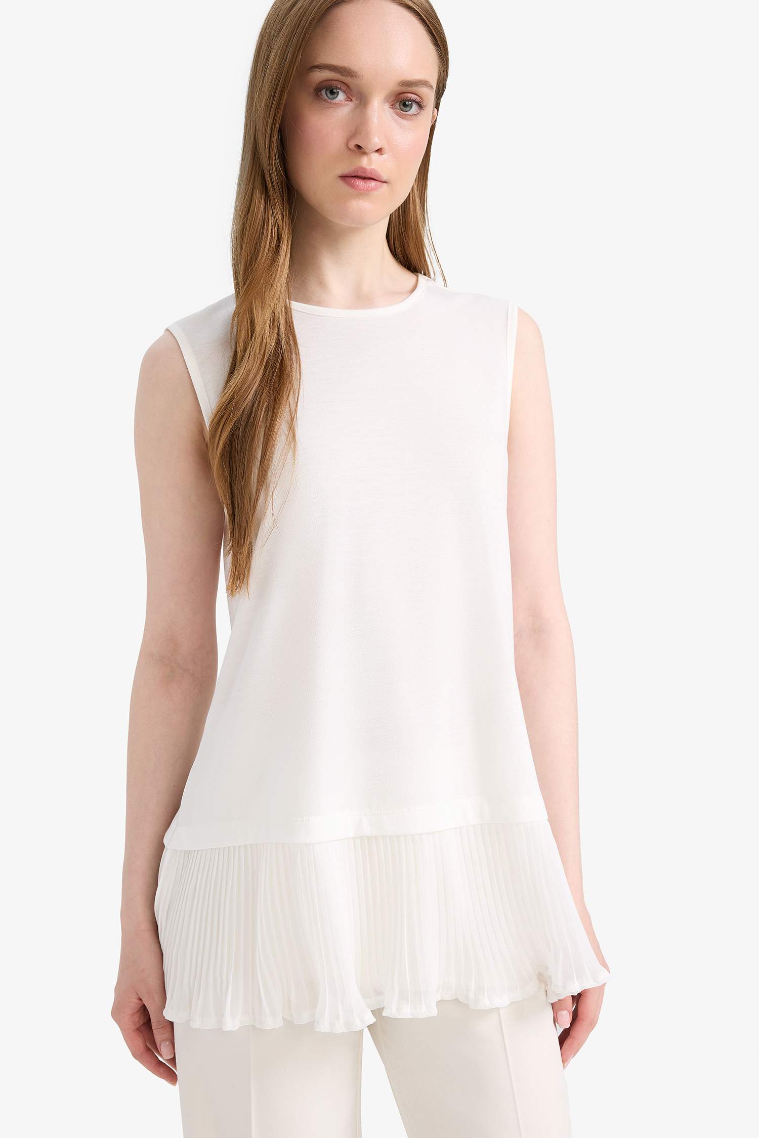 Regular Fit Bisiklet Yaka Basic Düz Kolsuz Pile Detaylı Tunik