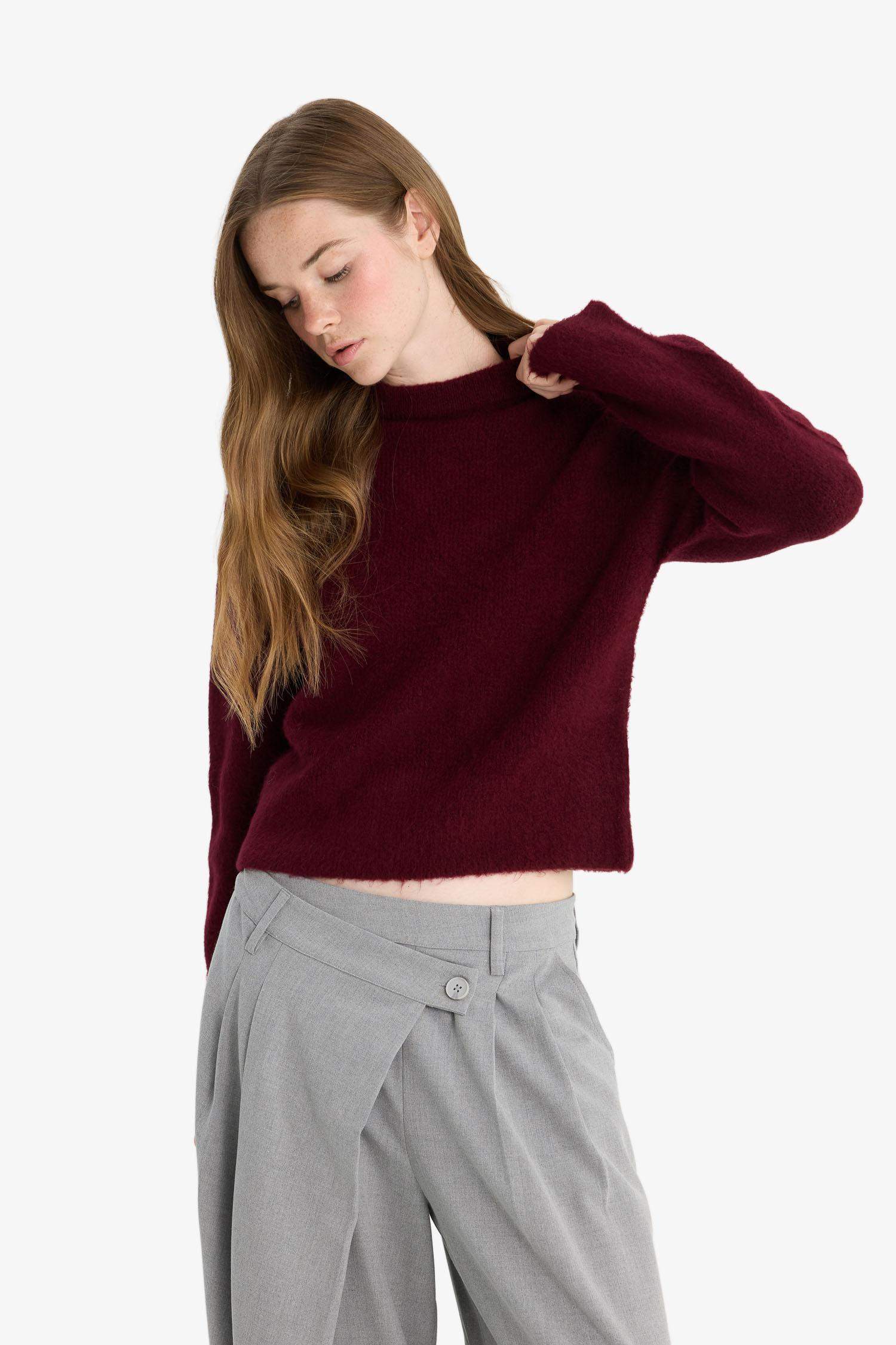 بلوز صوف قصة عادية بنص ياخة مدورة