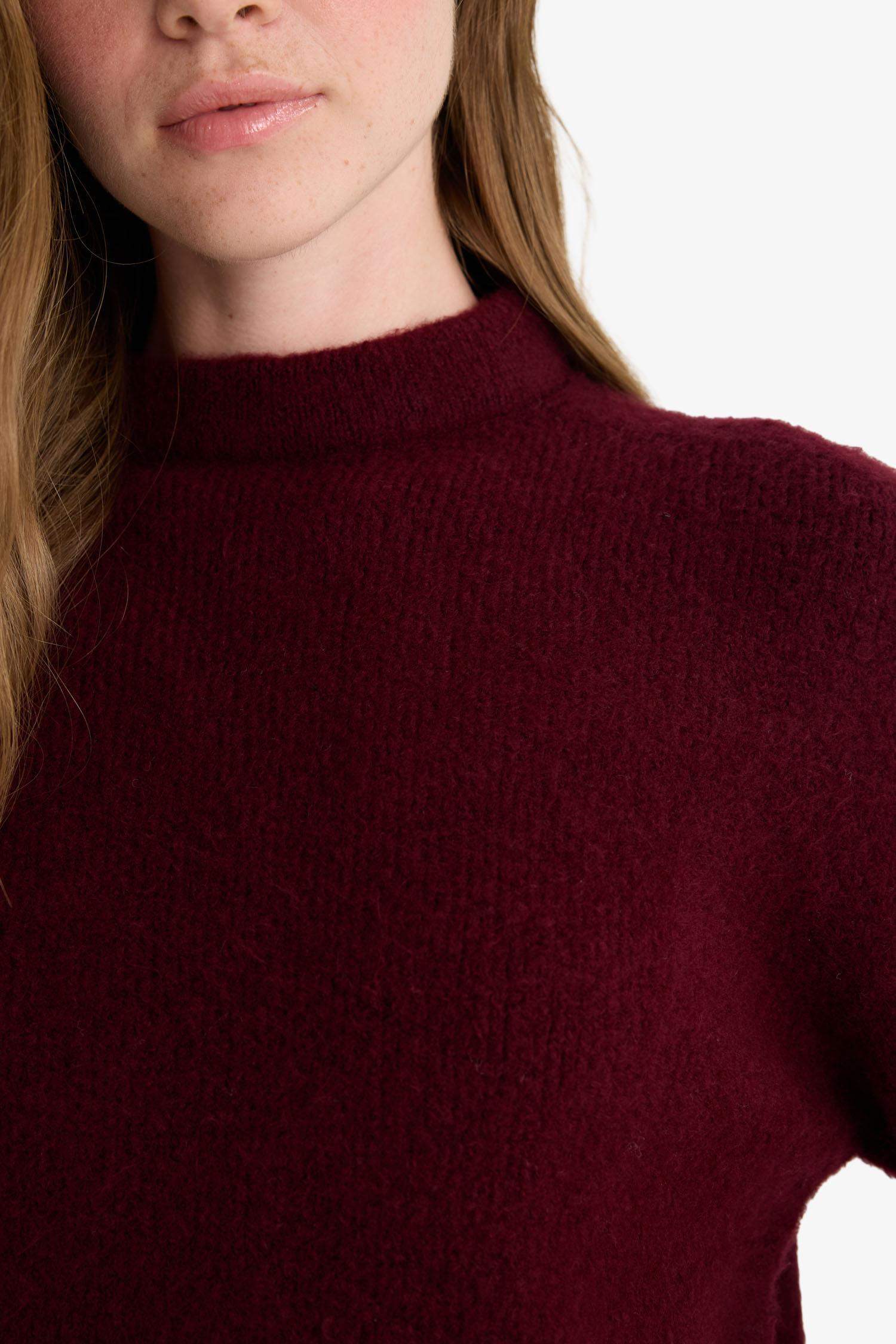 بلوز صوف قصة عادية بنص ياخة مدورة