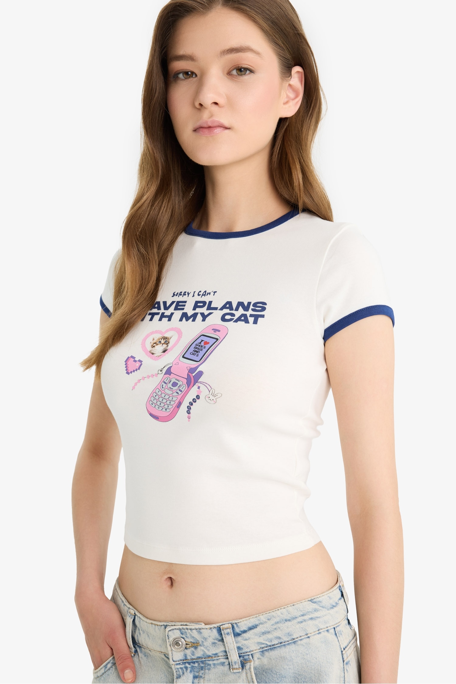 تيشيرت نص ردن بياخة مستديرة وطبعة صورة