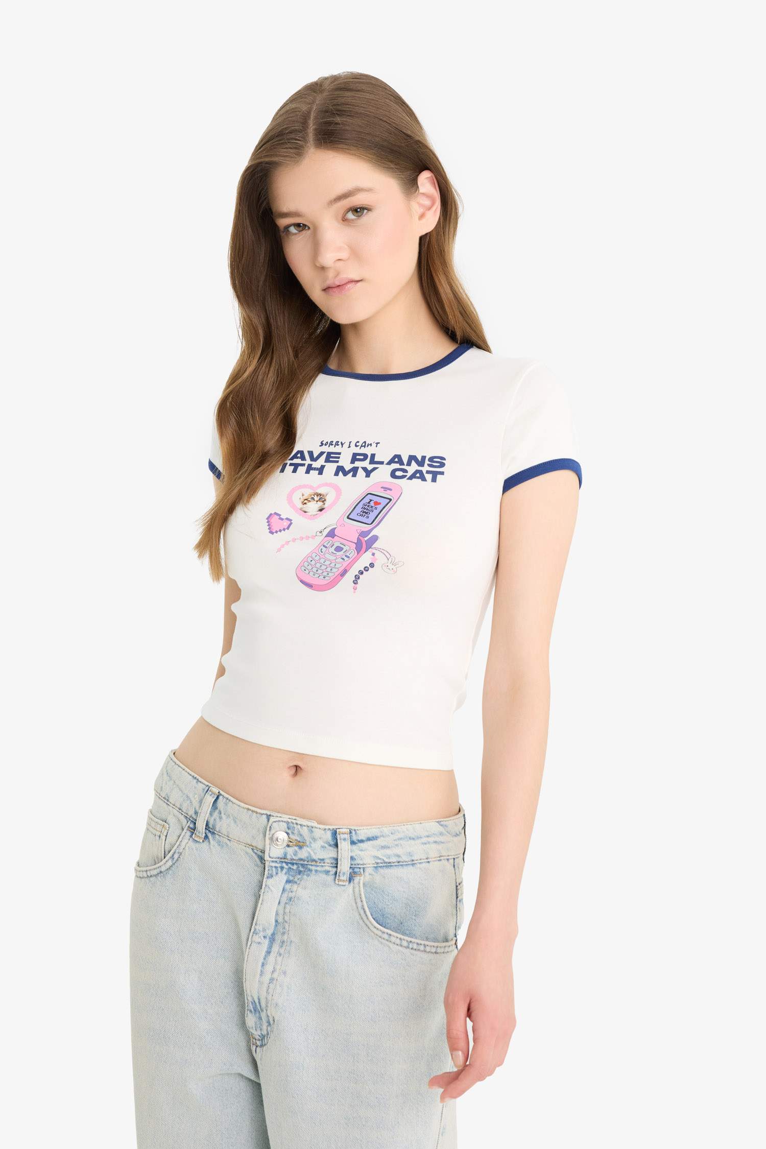 تيشيرت نص ردن بياخة مستديرة وطبعة صورة