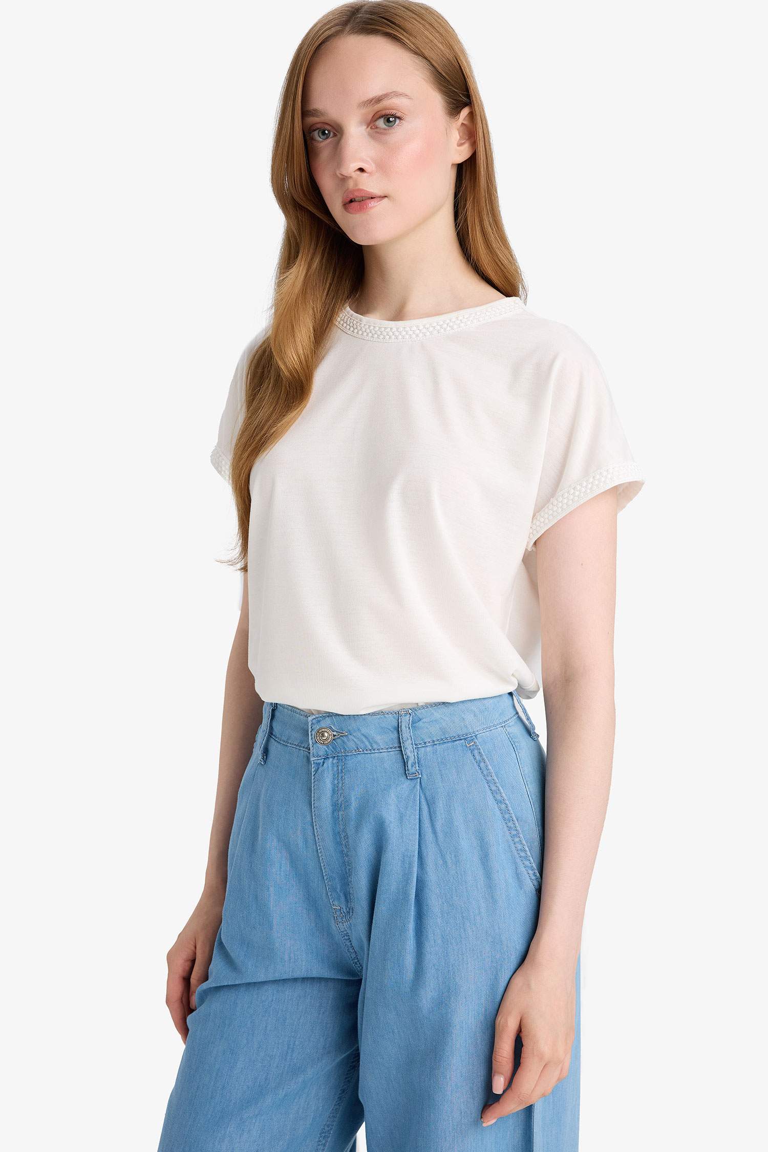 Bisiklet Yaka Basic Düz Kısa Kollu Tişört