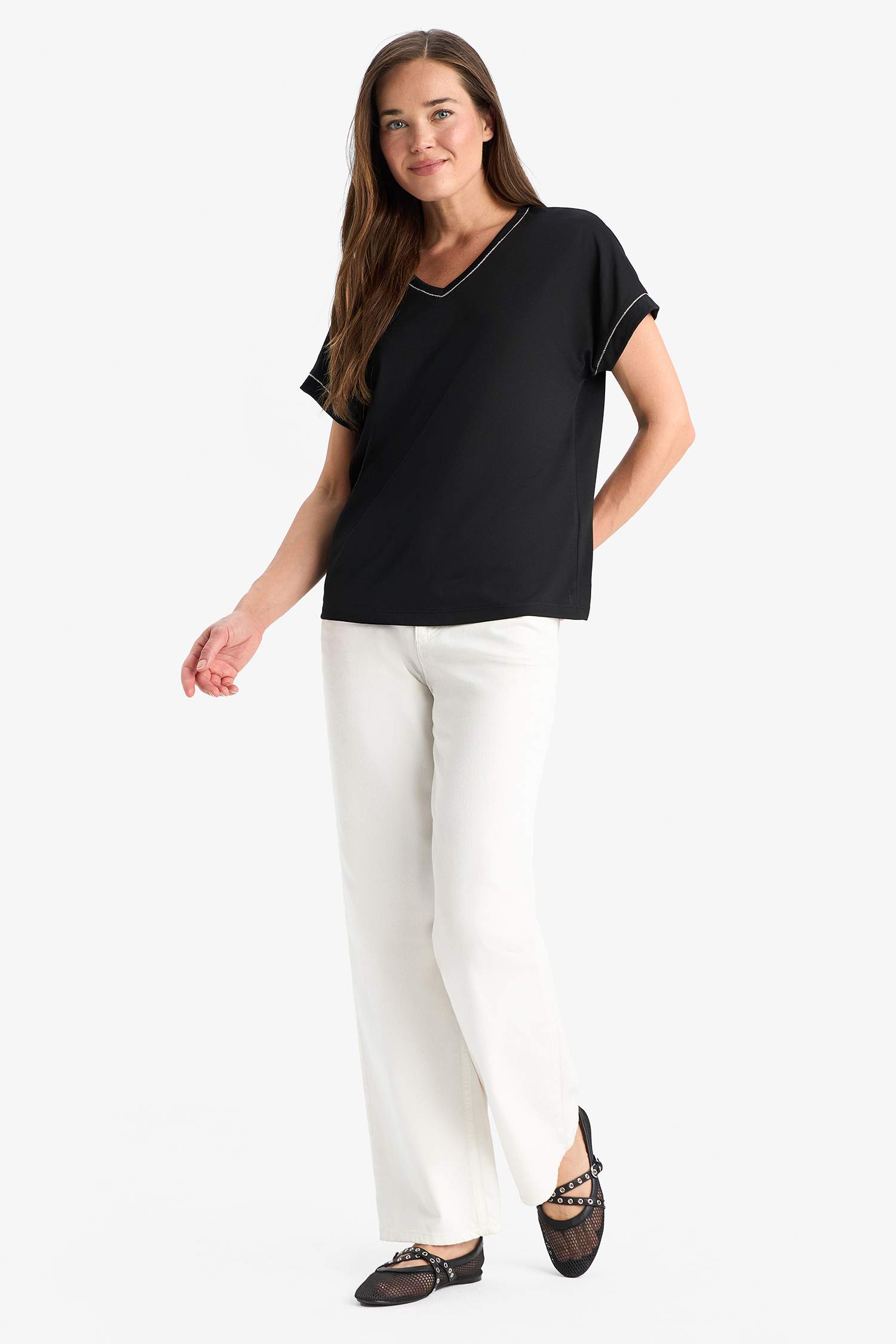 V Yaka Basic Düz Kısa Kollu Tişört