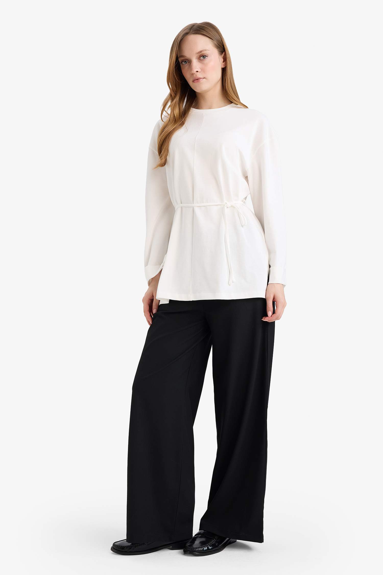 بلوز قصة فضفاضة بياخة مستديرة