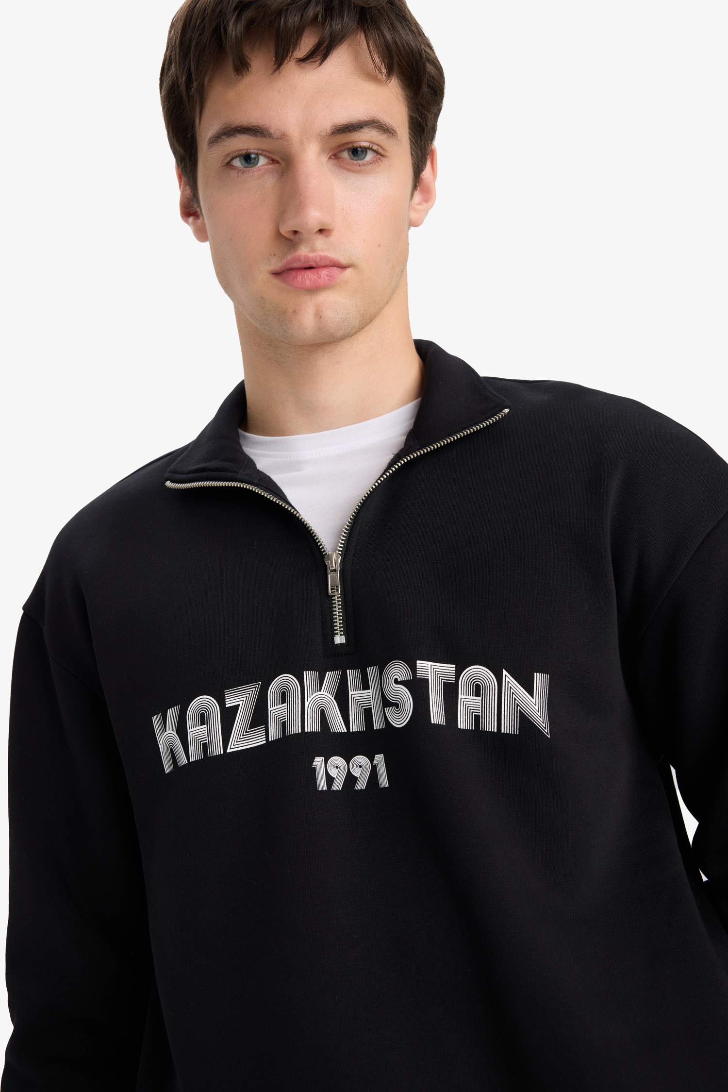 Свитшот с высоким воротником и принтом свободного кроя