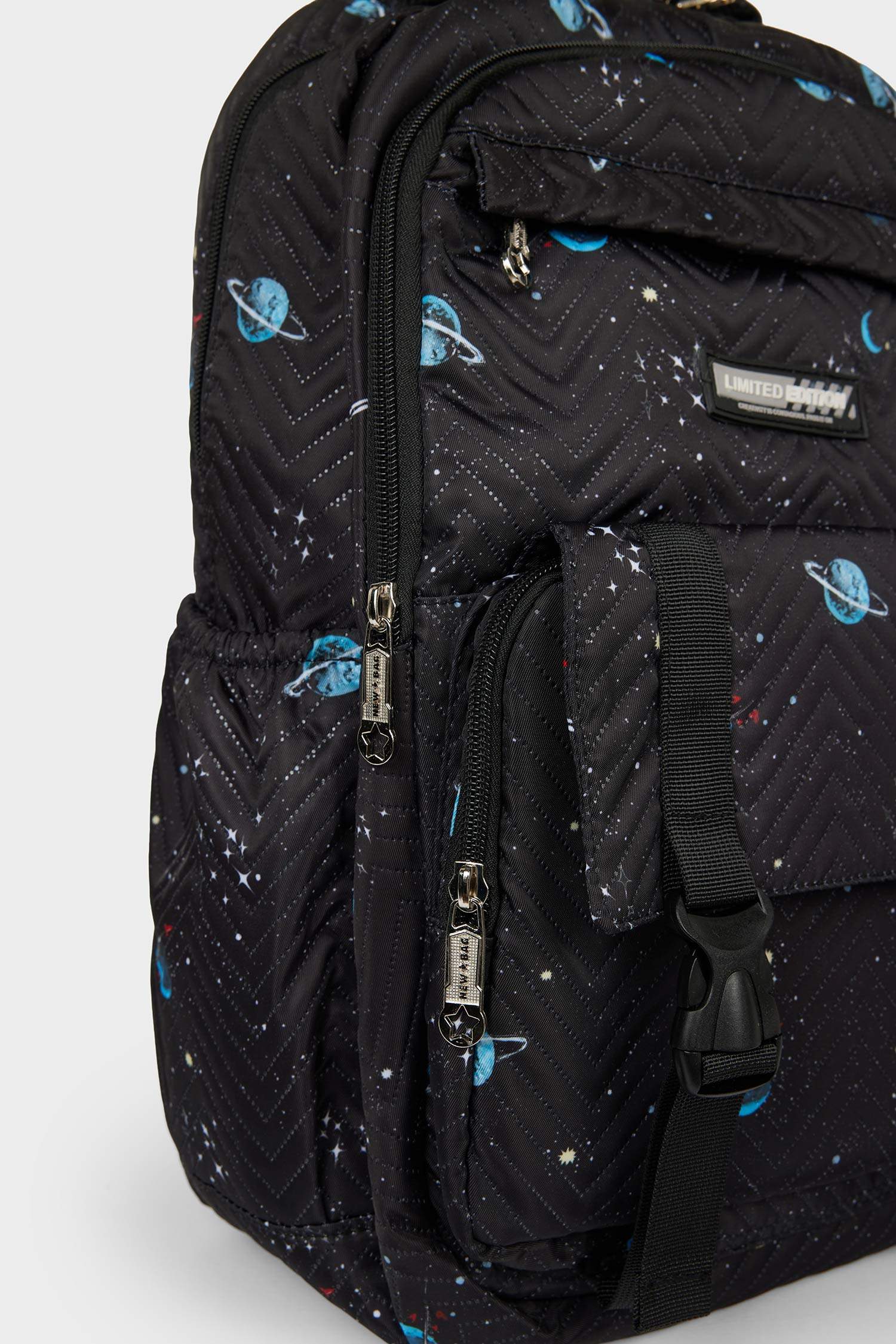 حقيبة مدرسية للأولاد