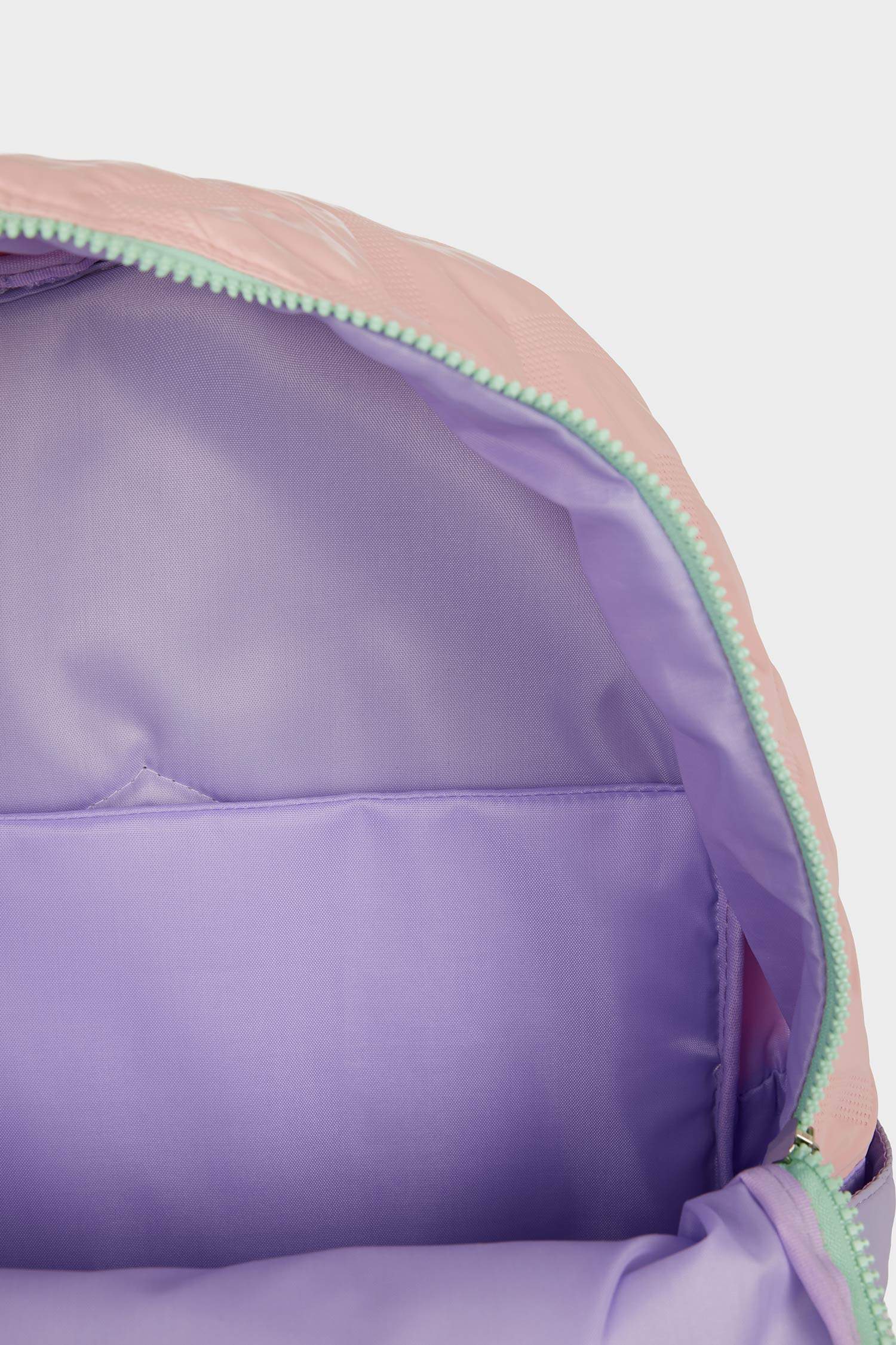 حقيبة مدرسية للبنات