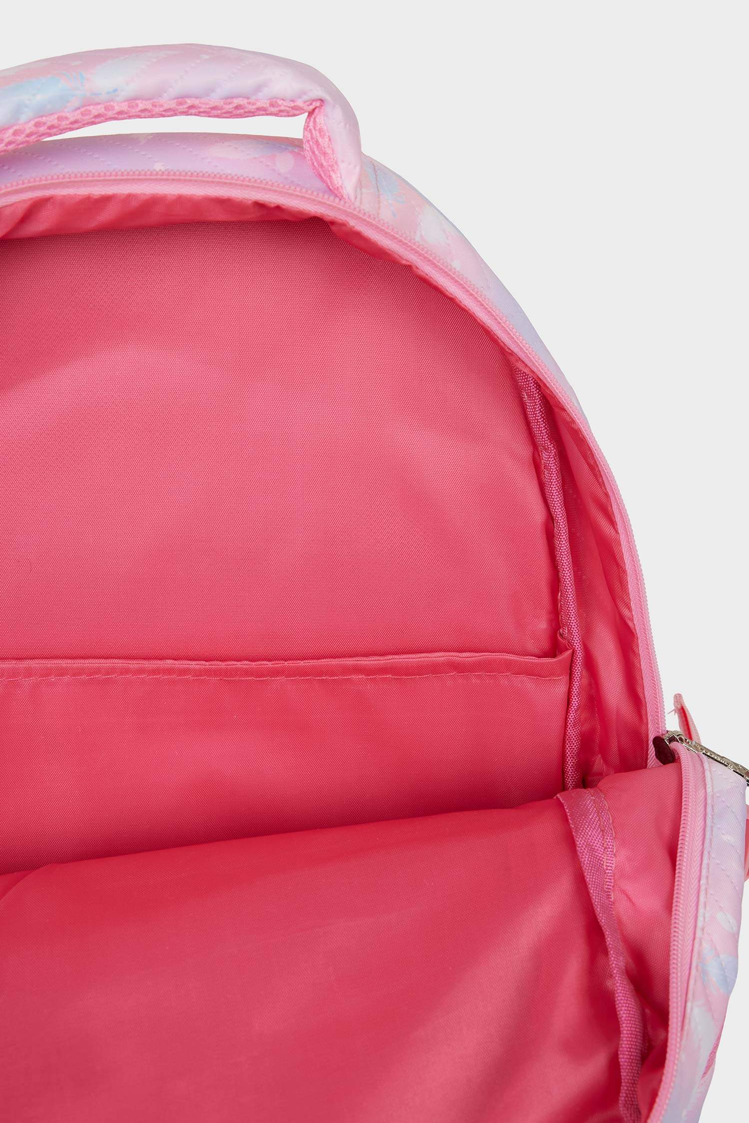 حقيبة مدرسية للبنات