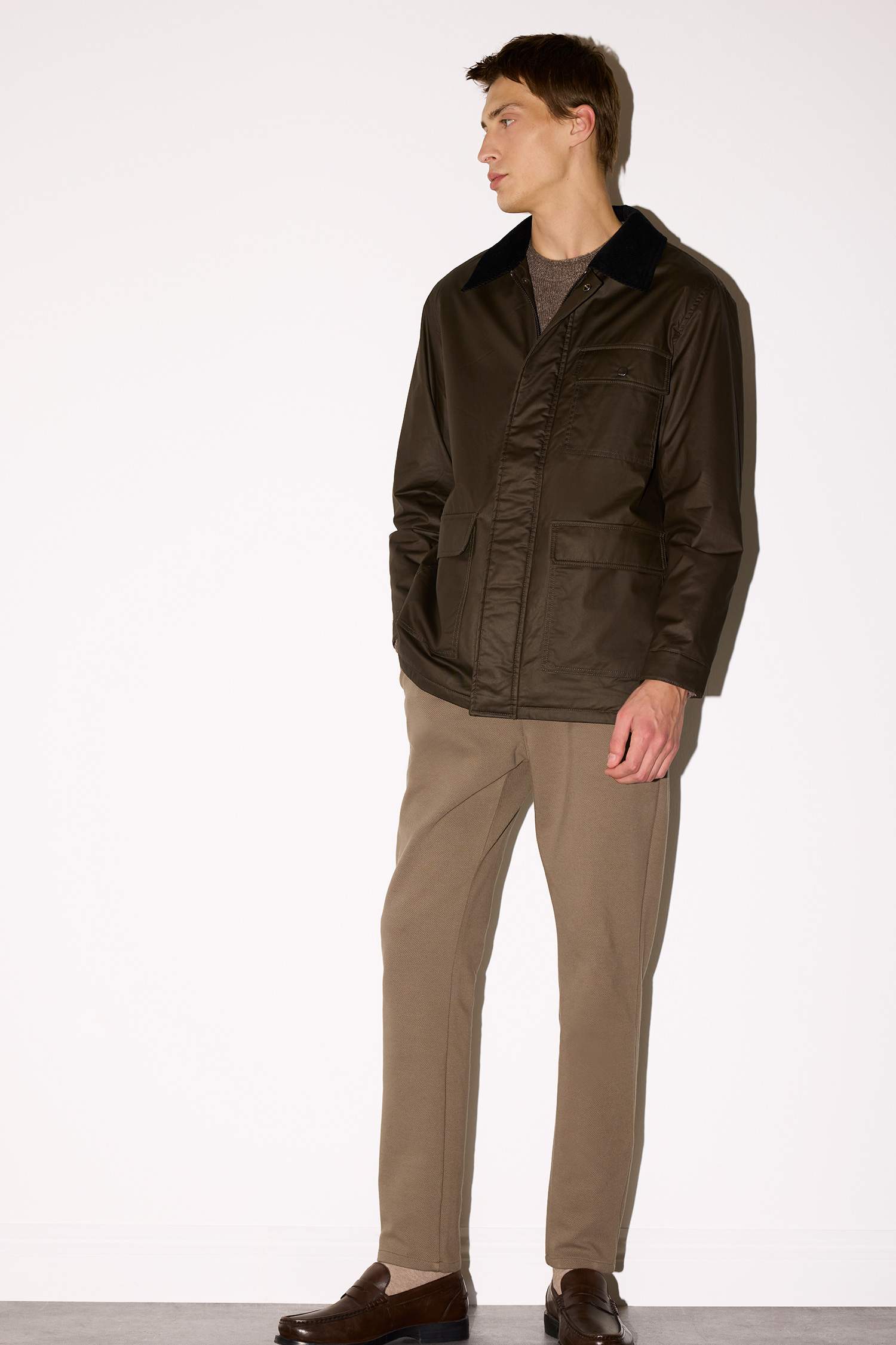 Relax Fit Rahat Kalıp Polo Yaka Kadife Yakalı İç Cep Detaylı Mevsimlik Mont