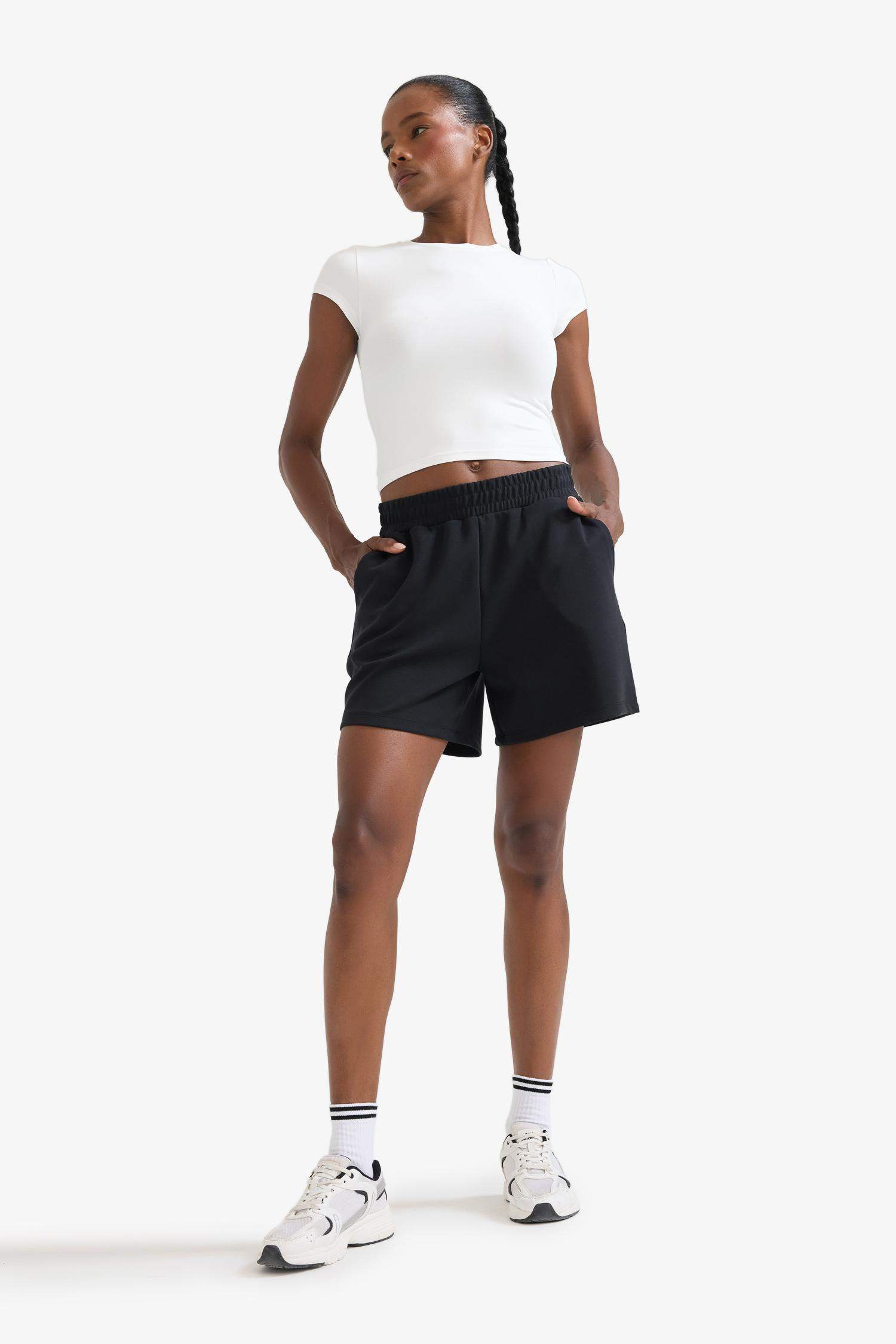 شورت رياضي قصير قصة عادية من DeFactoFit