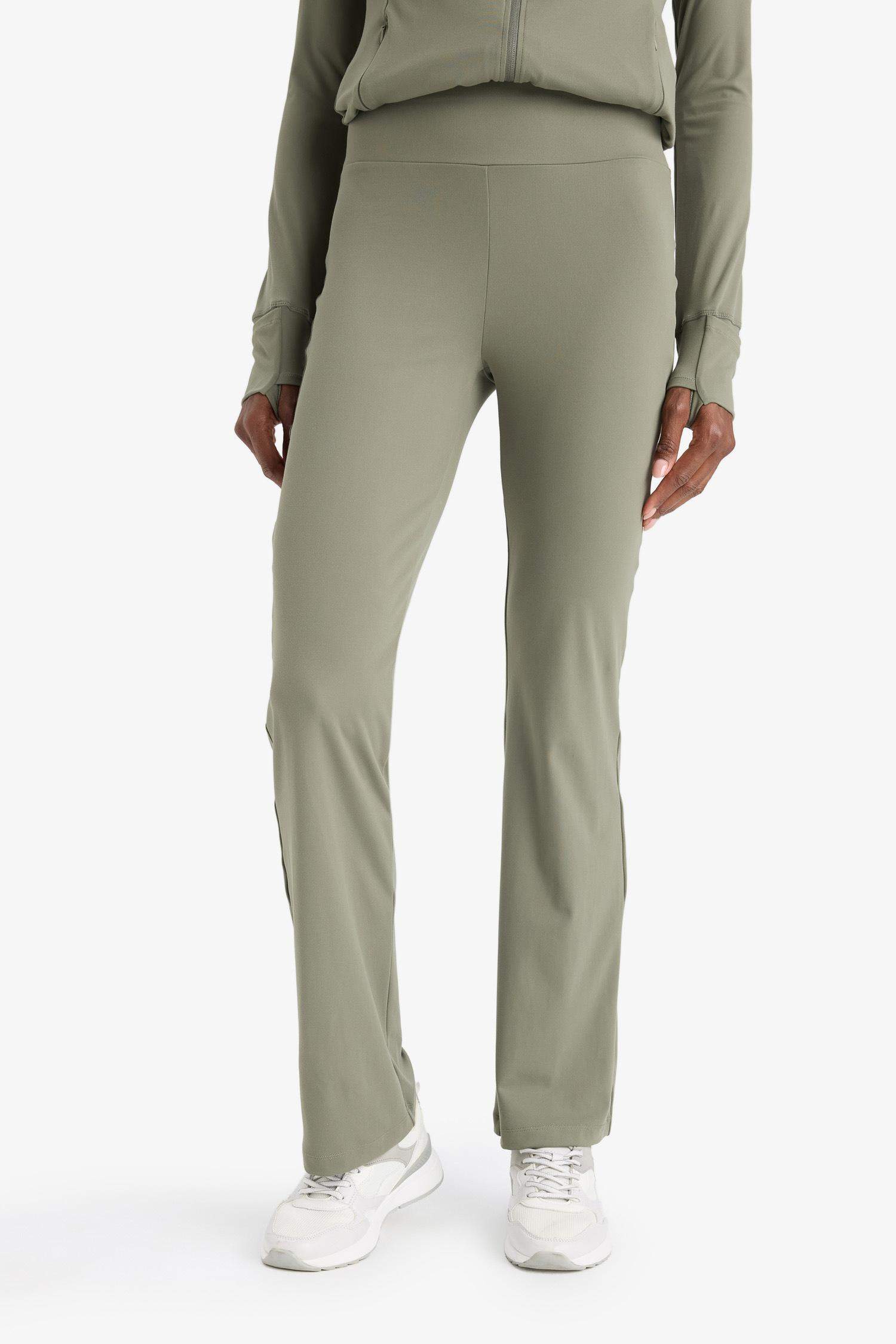 Pantalon de sport flare fit à jambes larges de DeFactoFit