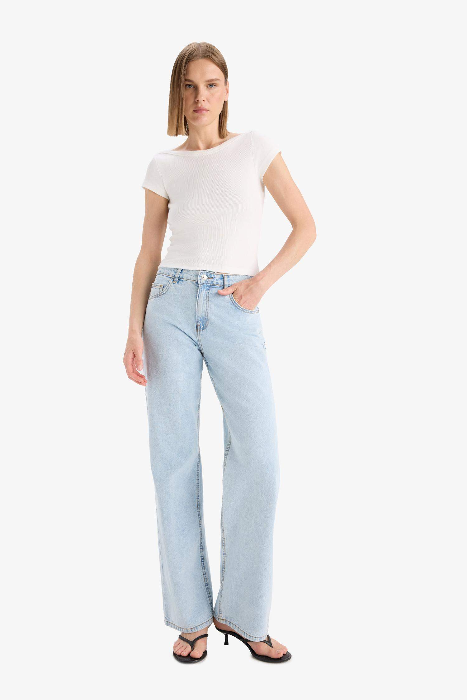 تيشيرت سليم فيت مضلع مخصر برقبة عريضة