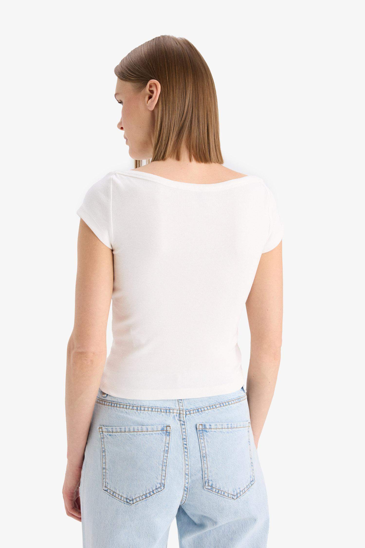 تيشيرت سليم فيت مضلع مخصر برقبة عريضة