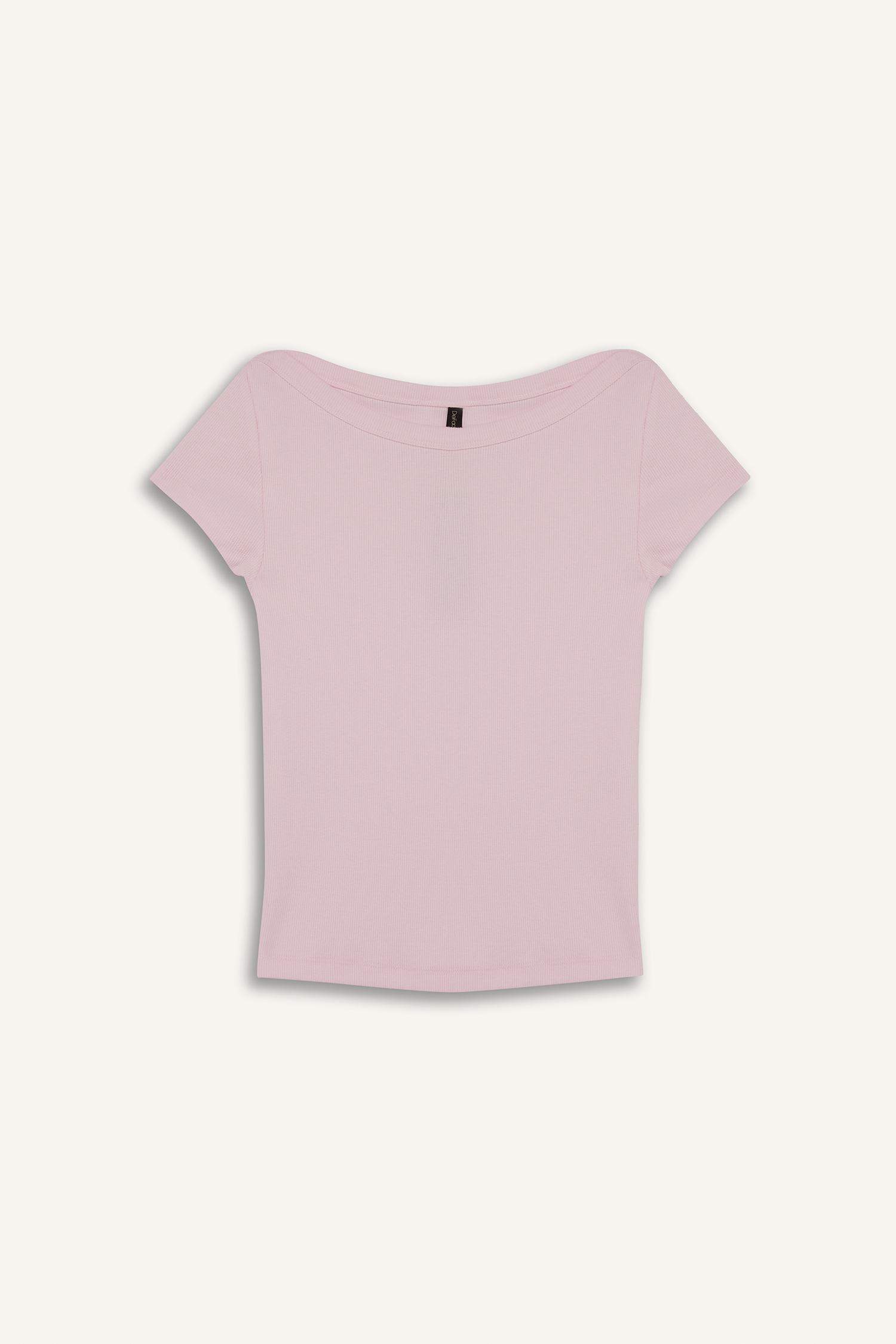 تيشيرت نص ردن سليم فيت مضلع وياخة عريضة