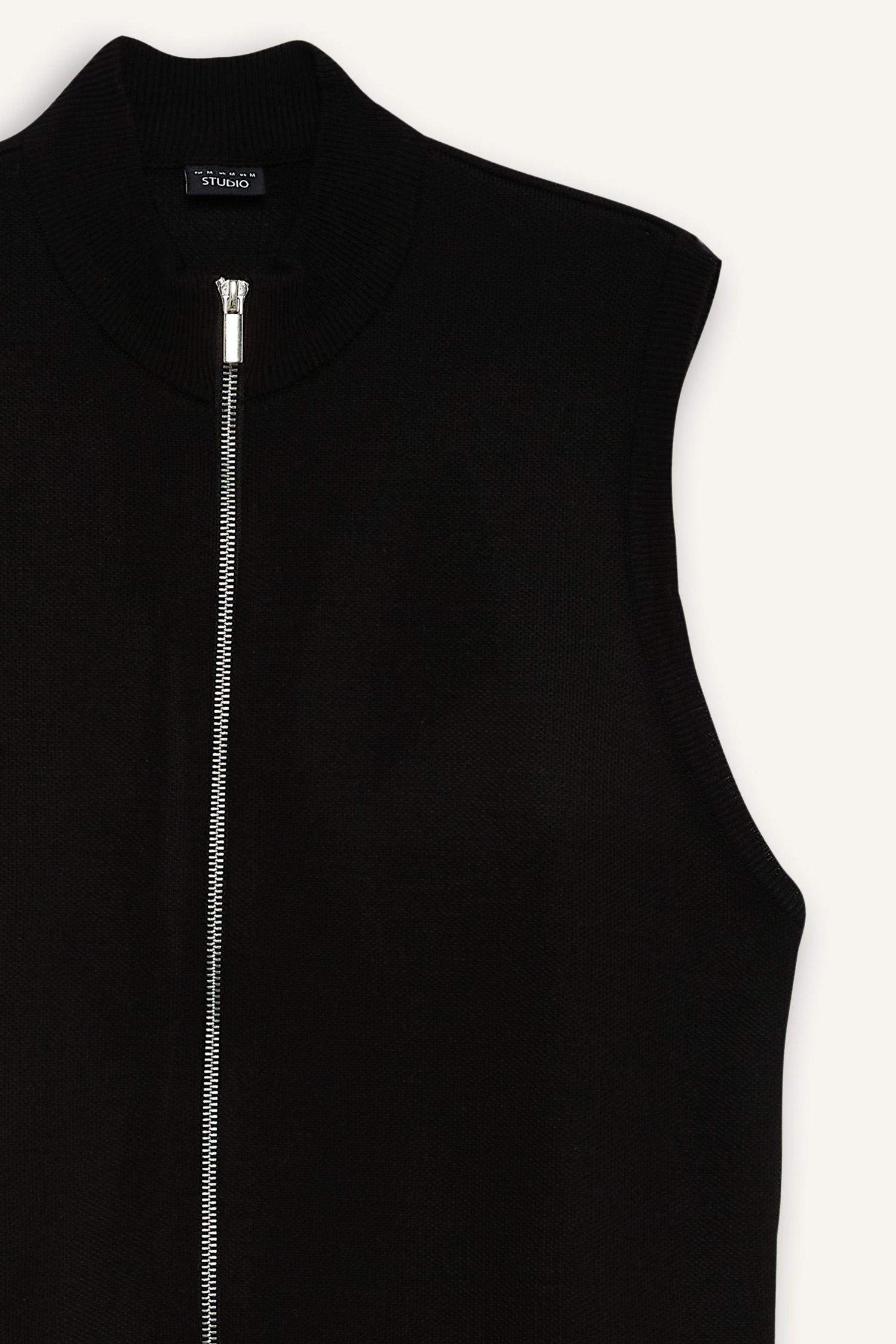 Standart Fit Dik Yaka Fermuarlı Triko Yelek