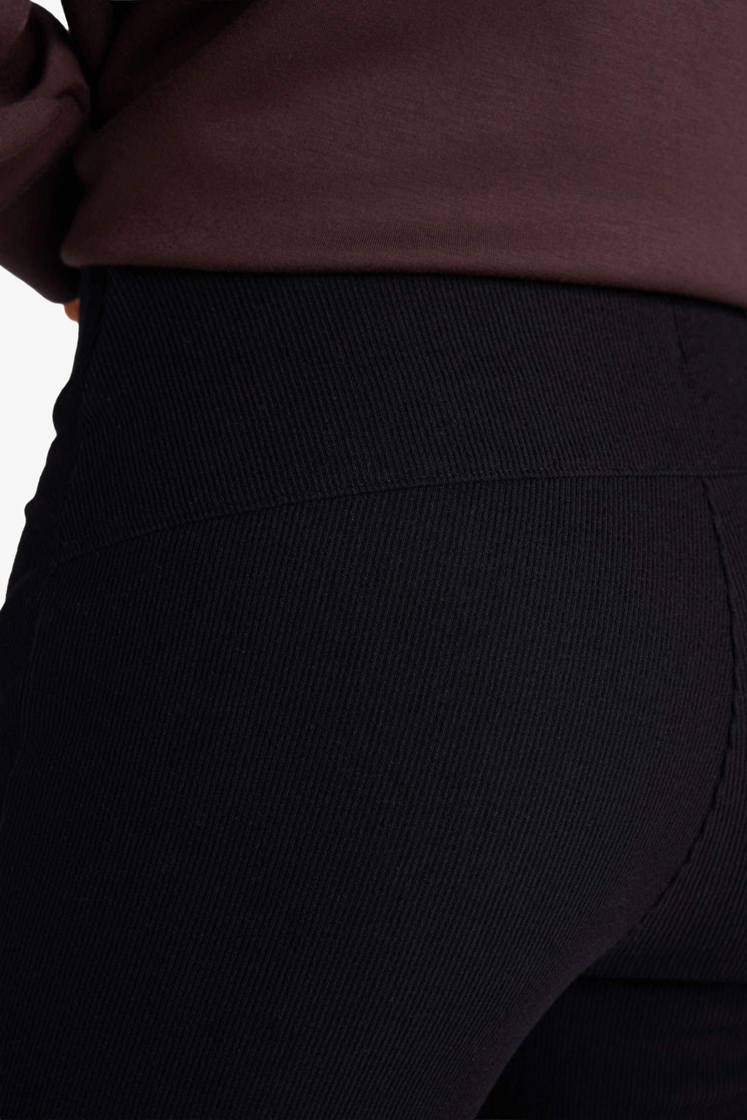 بنطلون رياضي فلير فيت مضلع برجل واسع وخصر عالي من DeFactoFit