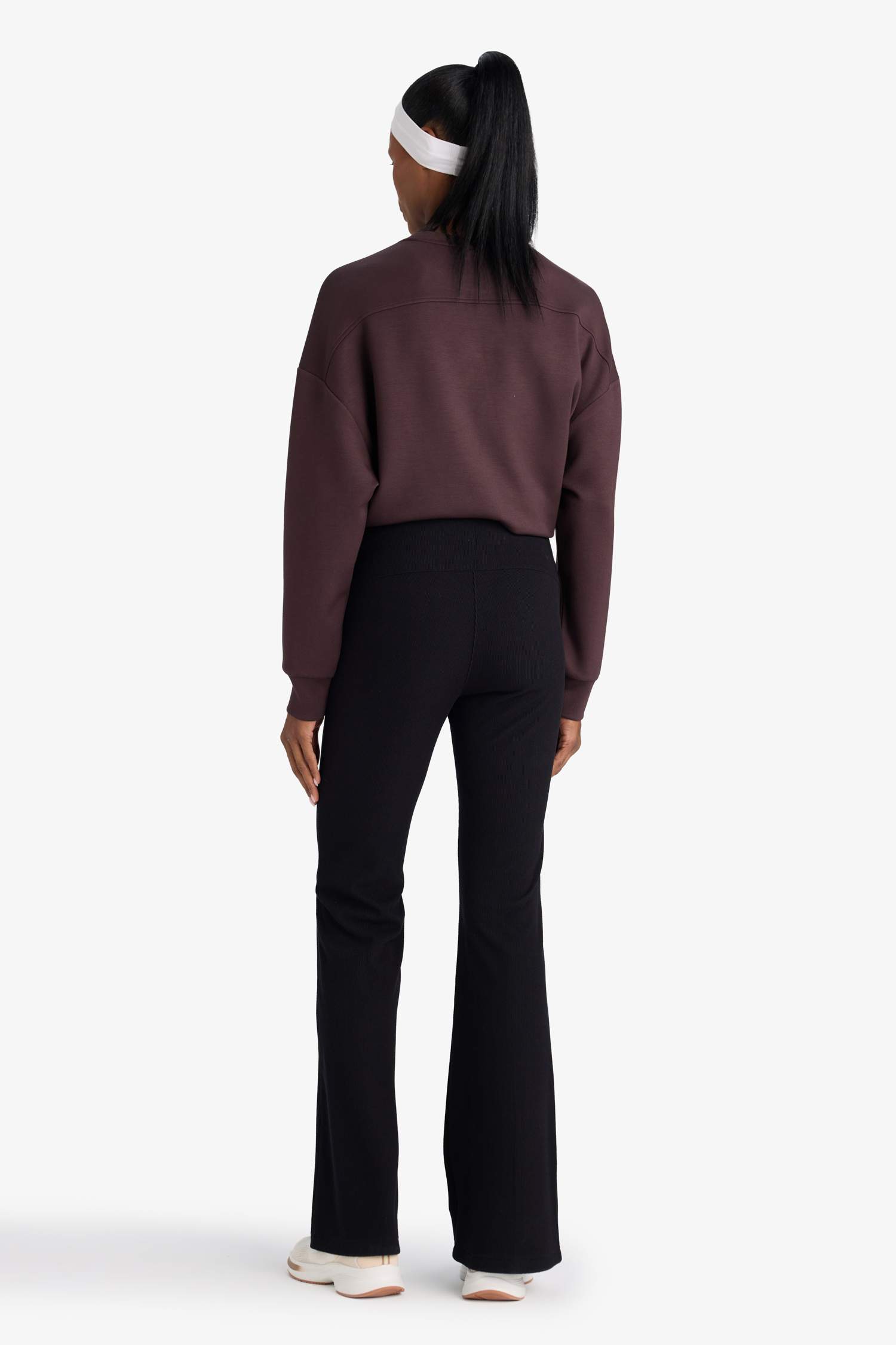 بنطلون رياضي فلير فيت مضلع برجل واسع وخصر عالي من DeFactoFit