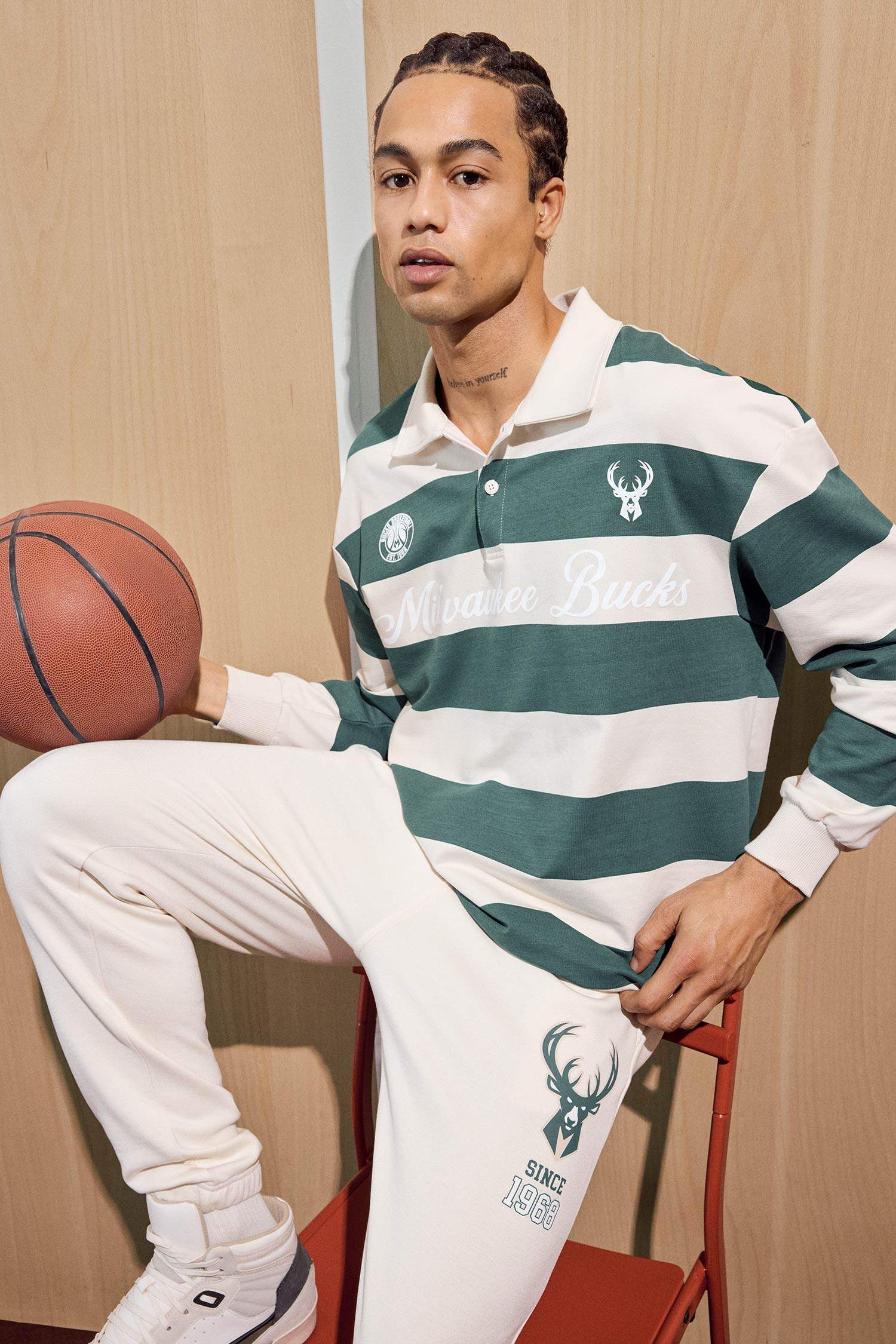 DeFactoFit NBA Milwaukee Bucks Boxy Fit Polo Yaka Sweatshirt