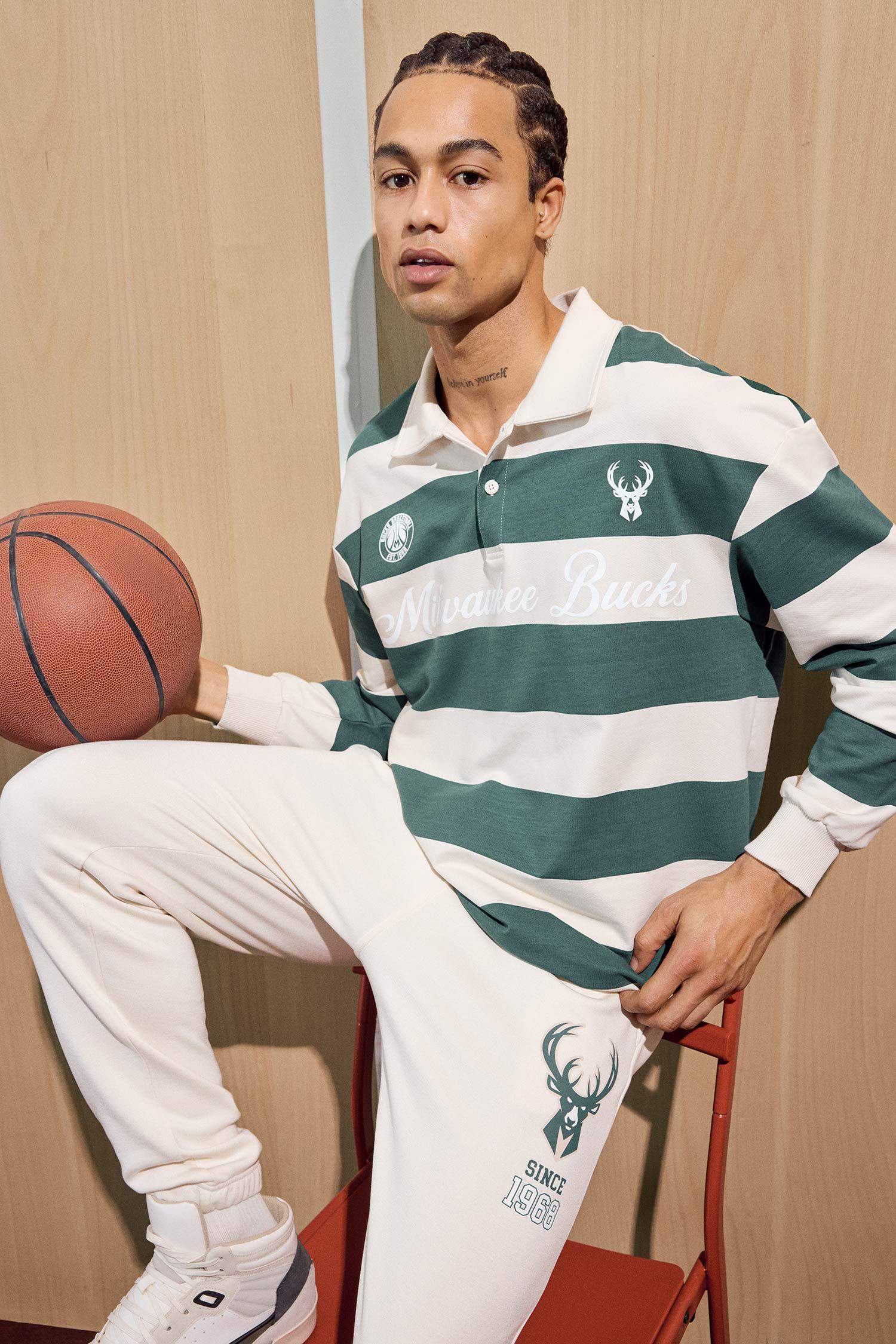 NBA Milwaukee Bucks Boxy Fit Polo Yaka Sweatshirt