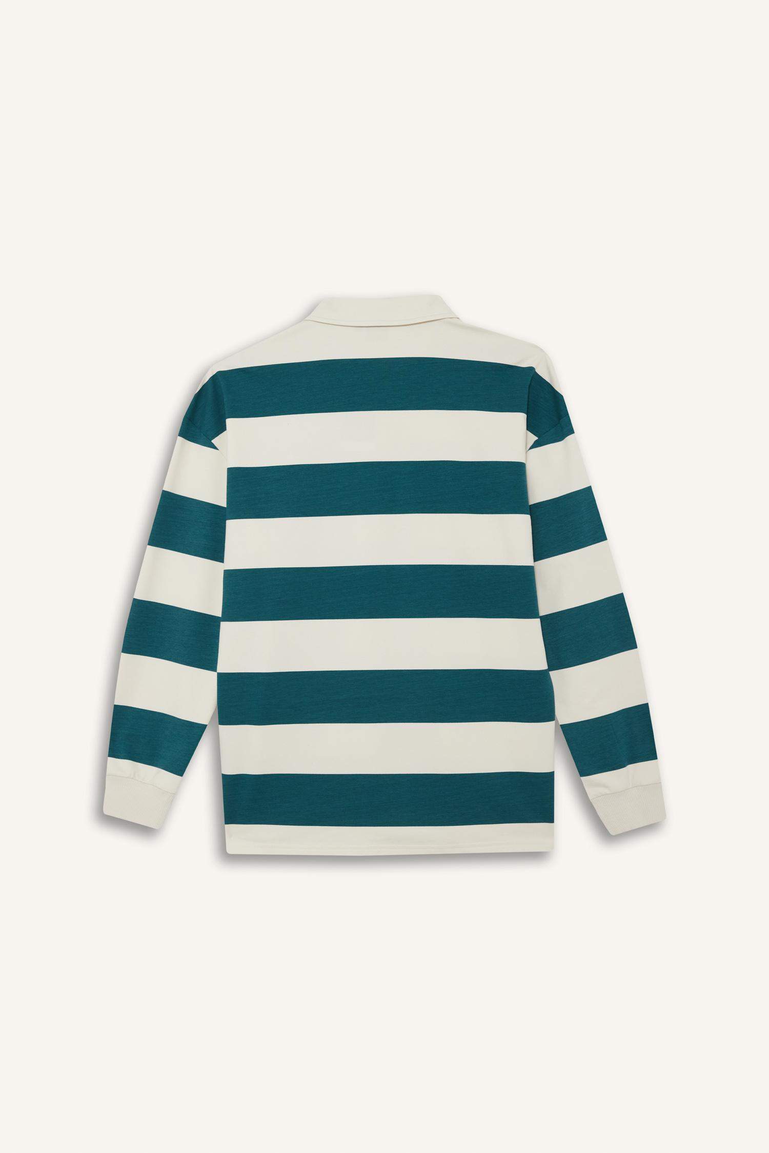 Boxy Fit Long Sleeve Sweatshirt