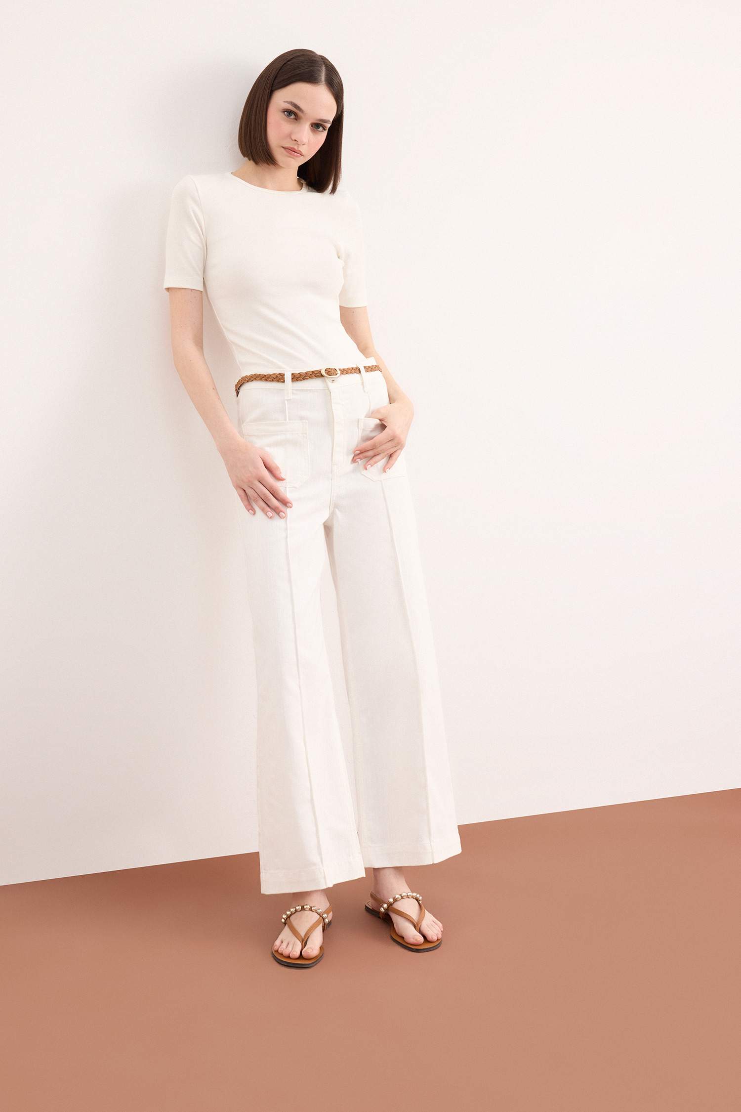 Fitted Bisiklet Yaka Basic Düz Ribana Kısa Kollu Beyaz Tişört