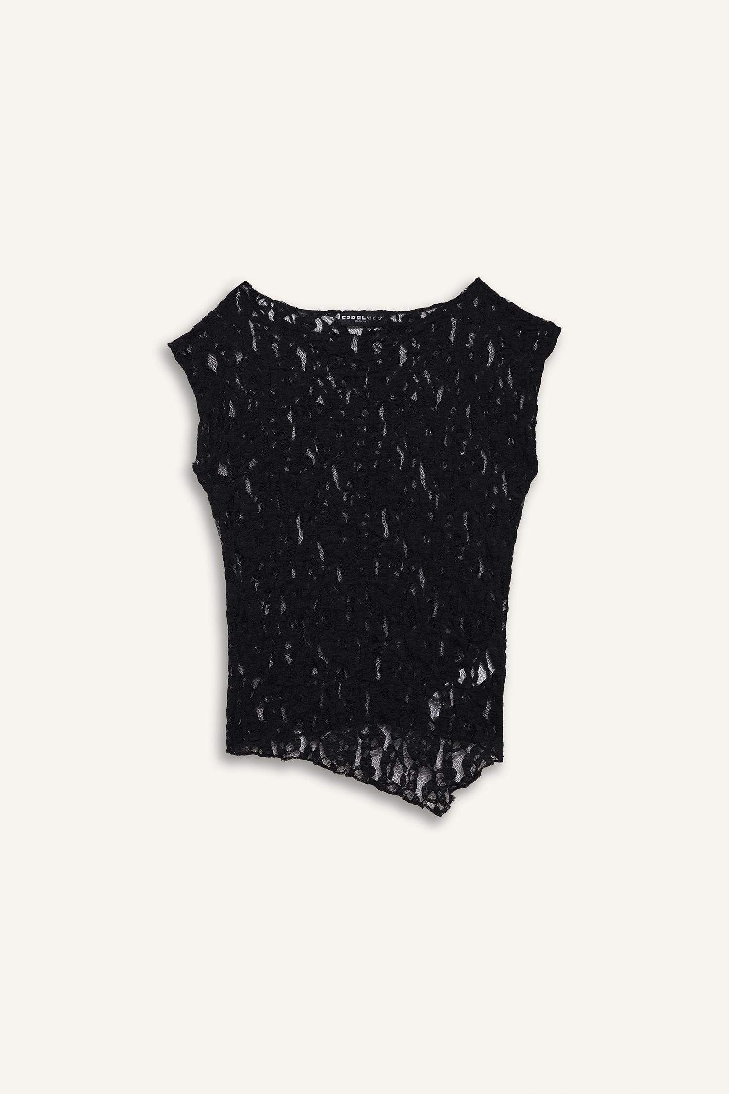 Coool Fitted Yuvarlak Yaka Dantel Kısa Kollu Bluz