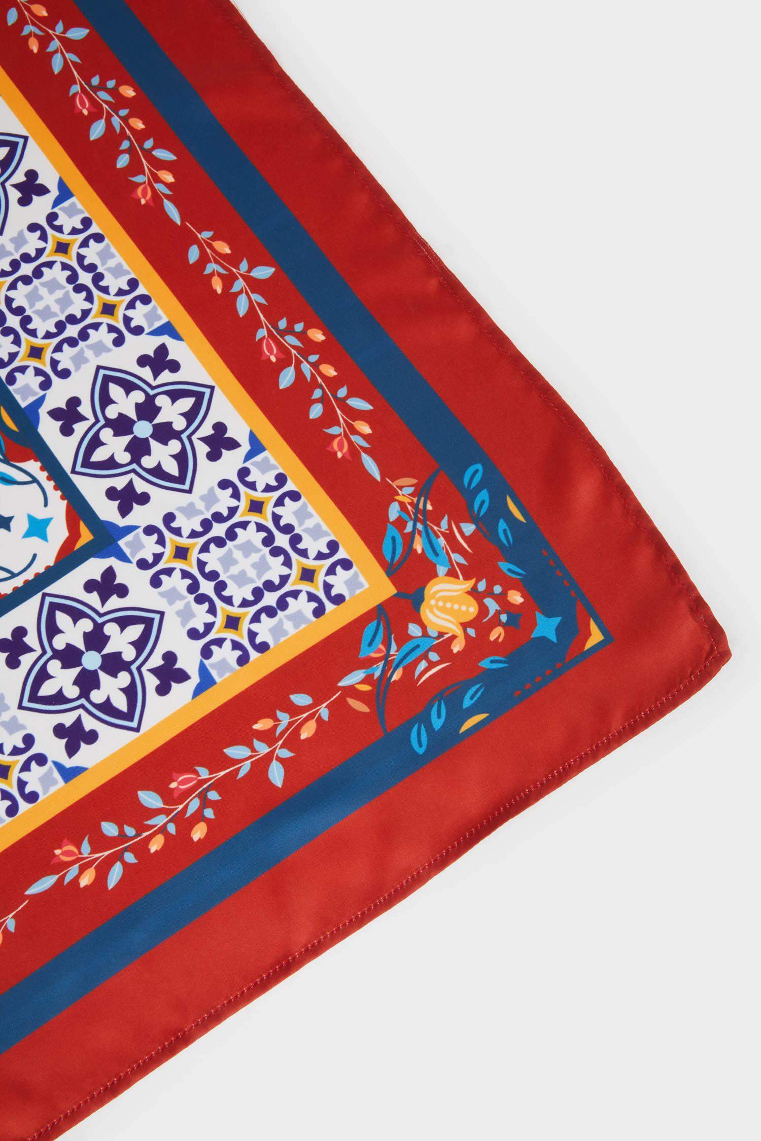 Kadın Galata Temalı Fular