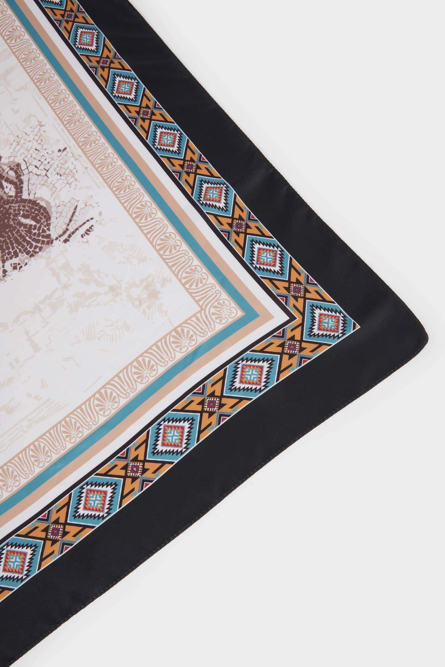 Kadın Zeugma Temalı Fular