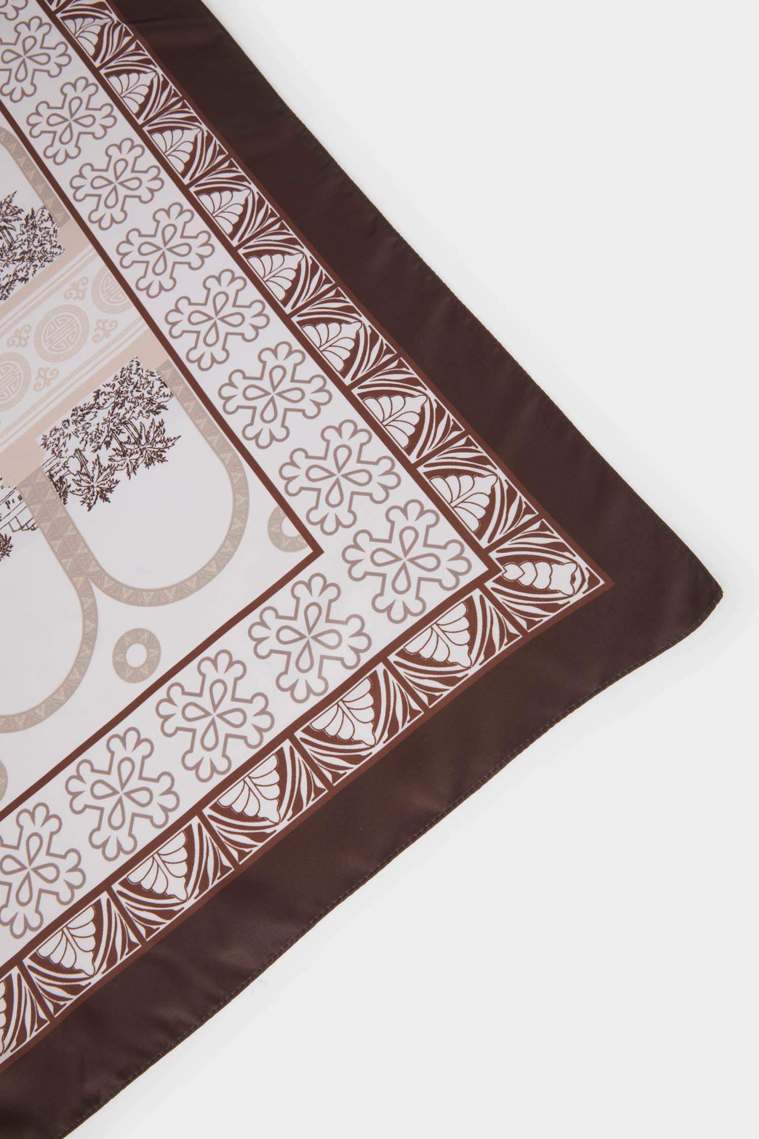 Kadın Mardin Temalı Fular