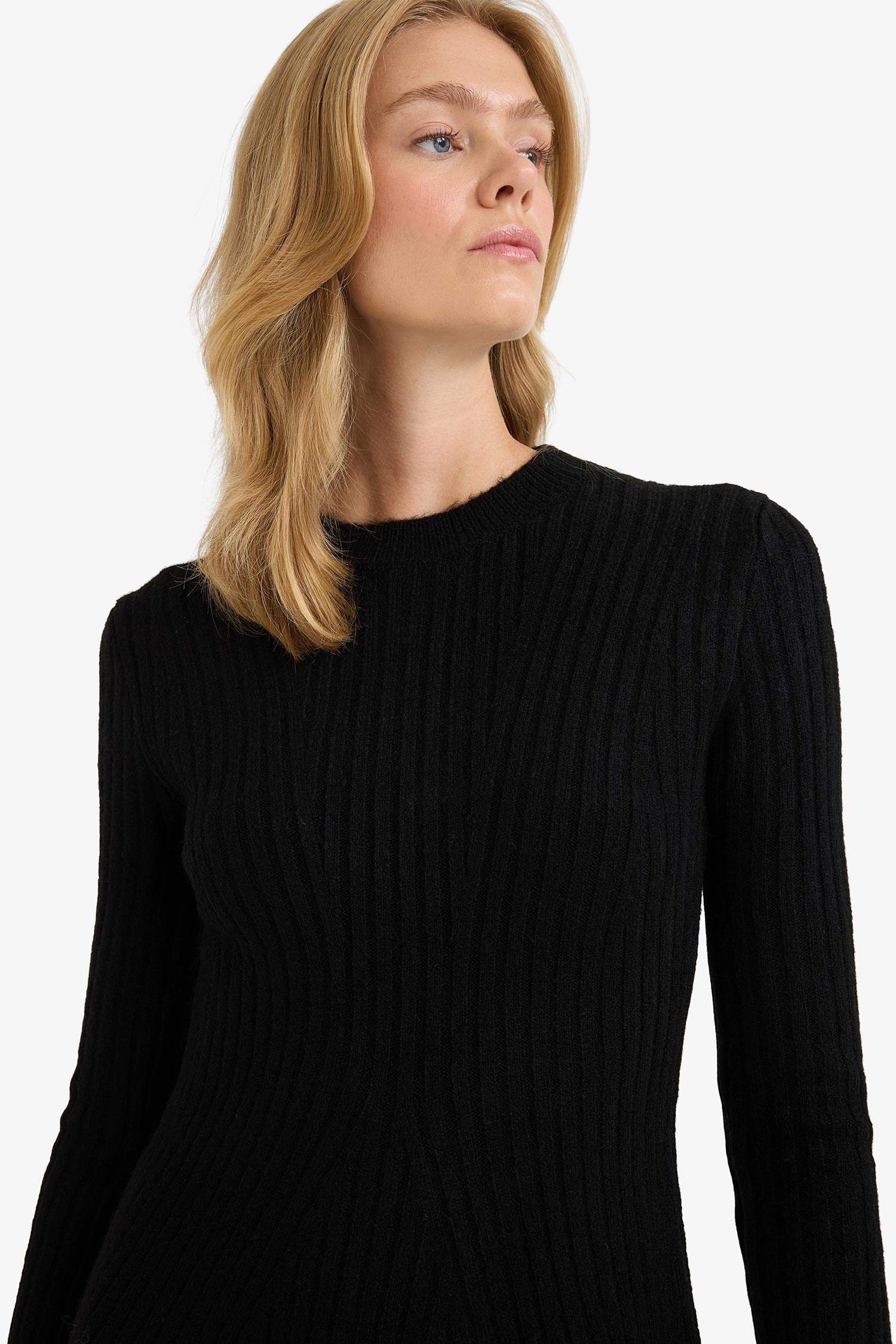 Robe longue en maille à col rond et manches longues Coupe trapèze