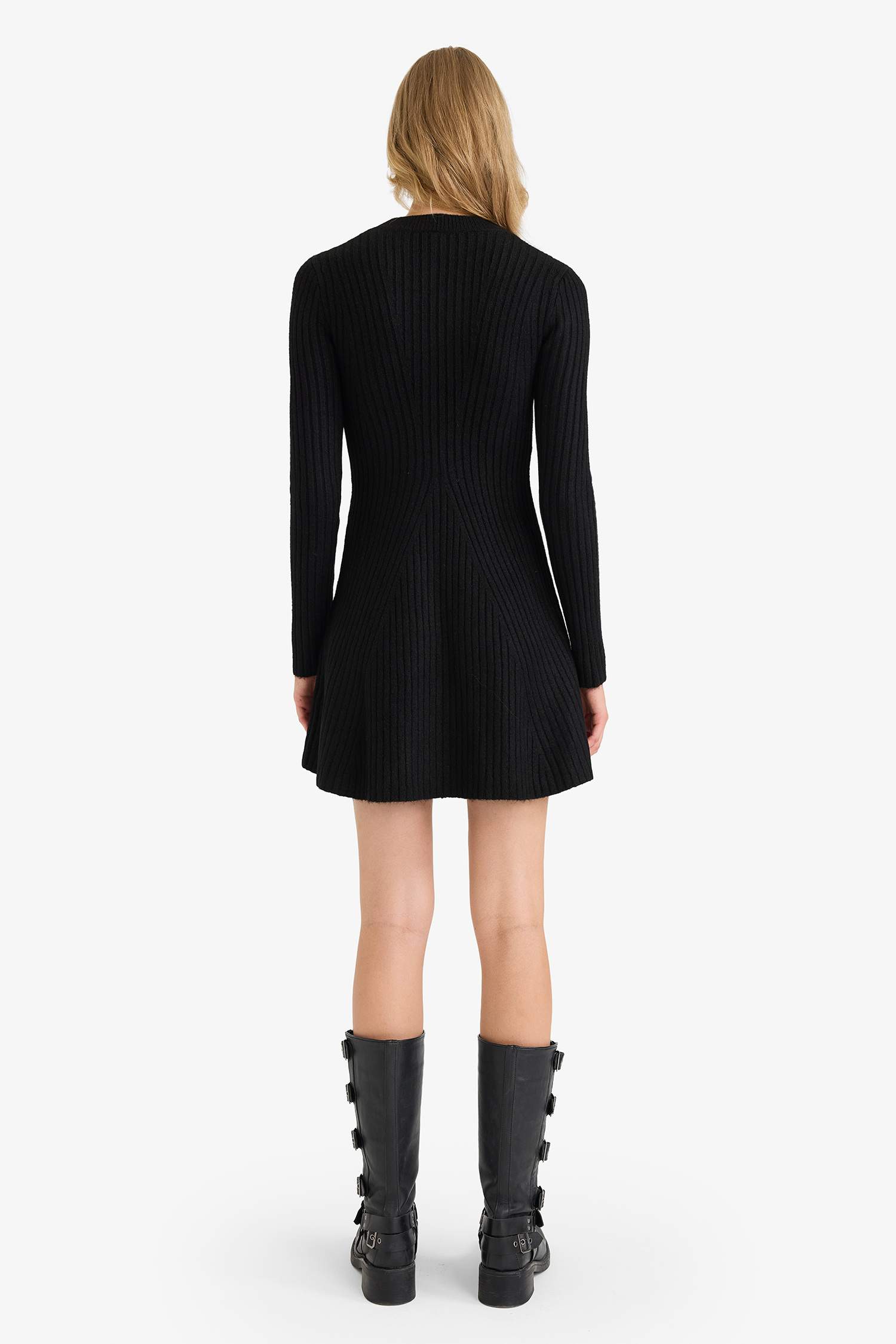 Robe longue en maille à col rond et manches longues Coupe trapèze