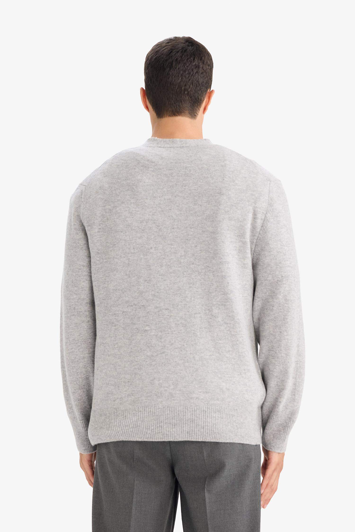 100% Wool Relax Fit V-Neck Buttoned Cardigan