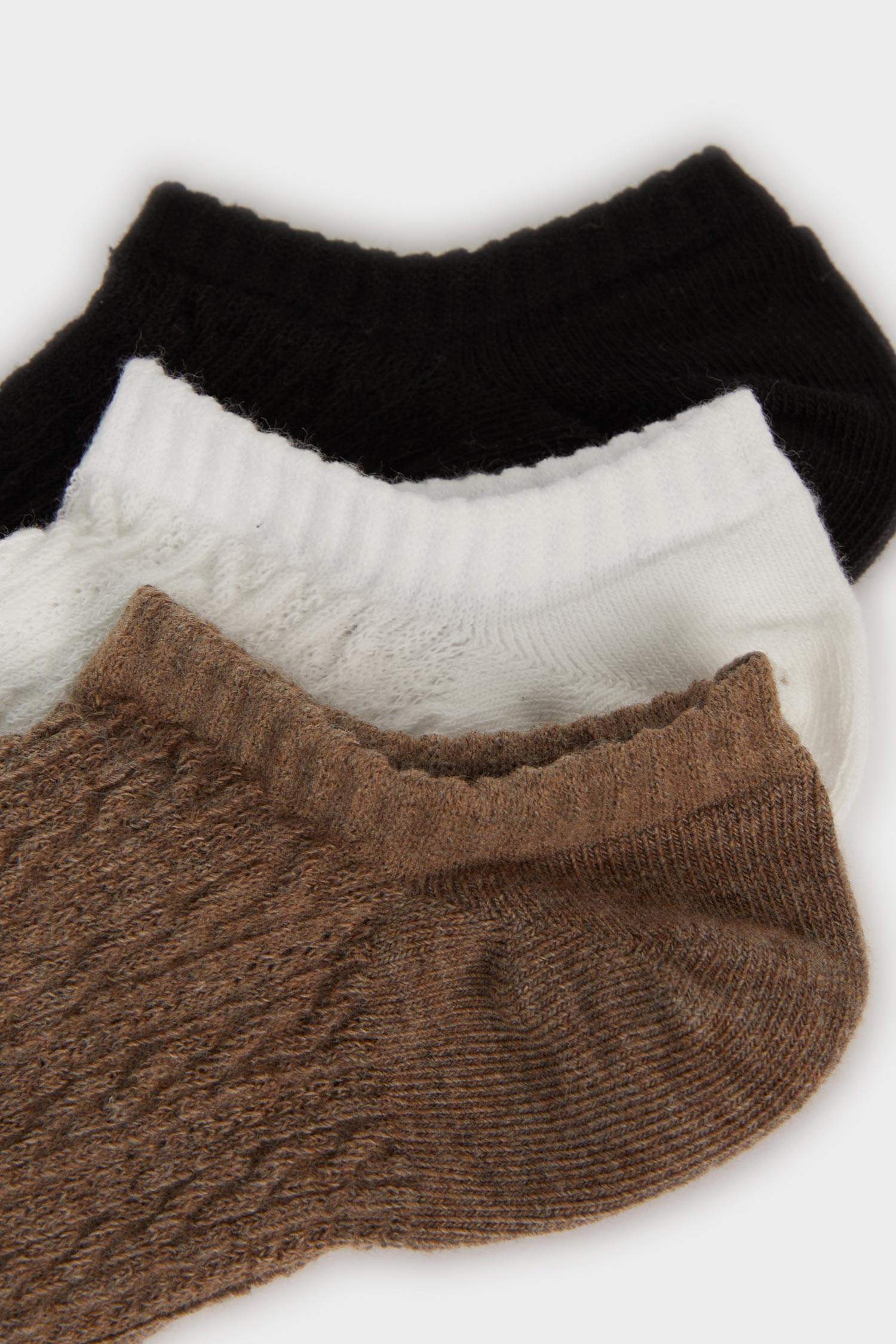 Woman 3 Piece Cotton Sneaker Socks