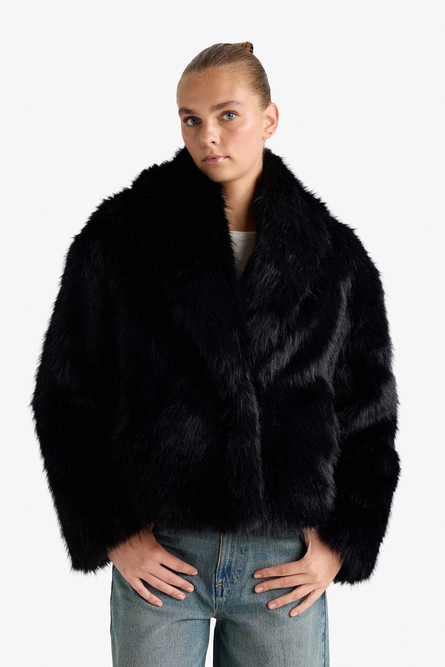 Regular Fit Kısa Suni Kürk