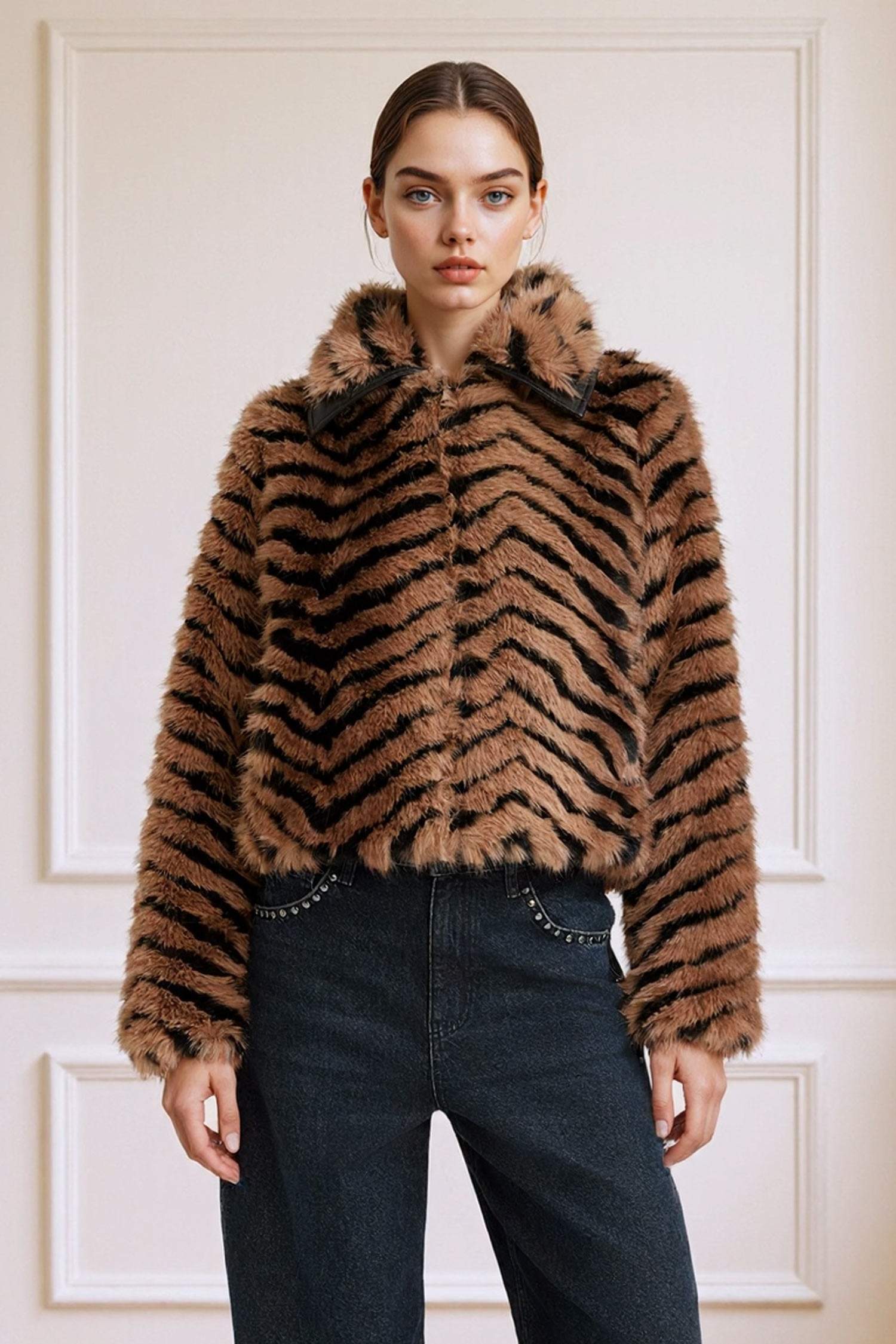 Regular Fit Fermuarlı Kısa Suni Kürk