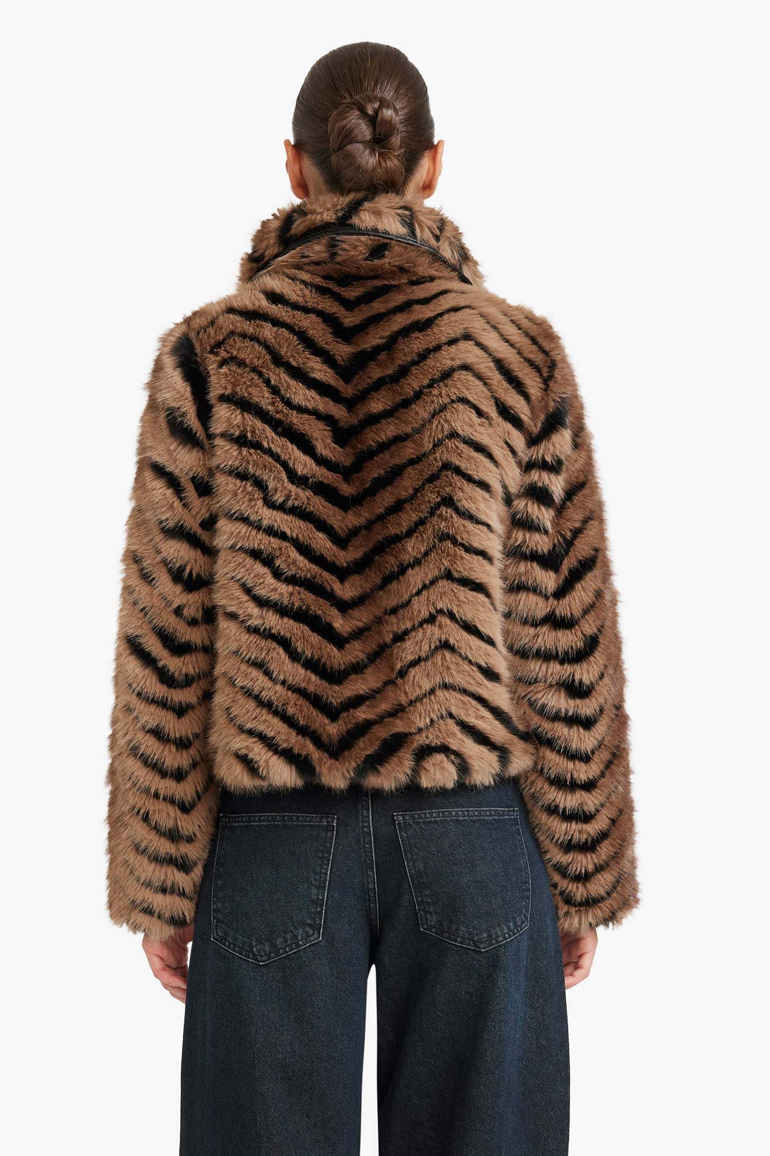 Regular Fit Fermuarlı Kısa Suni Kürk