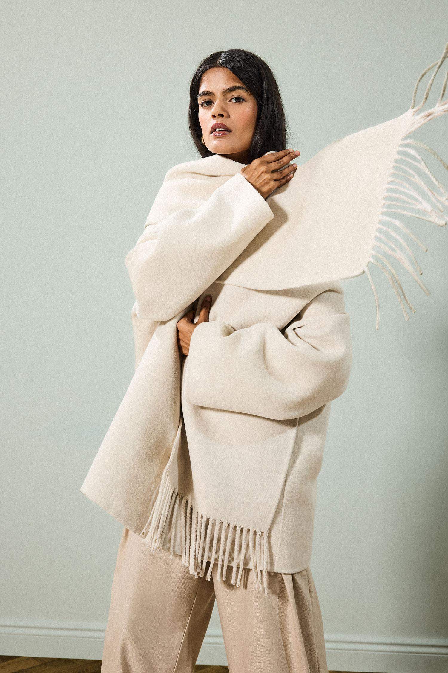 Yün Karışımlı Çıkarılabilir Atkılı Relax Fit Düğmeli Kaşe Kaban