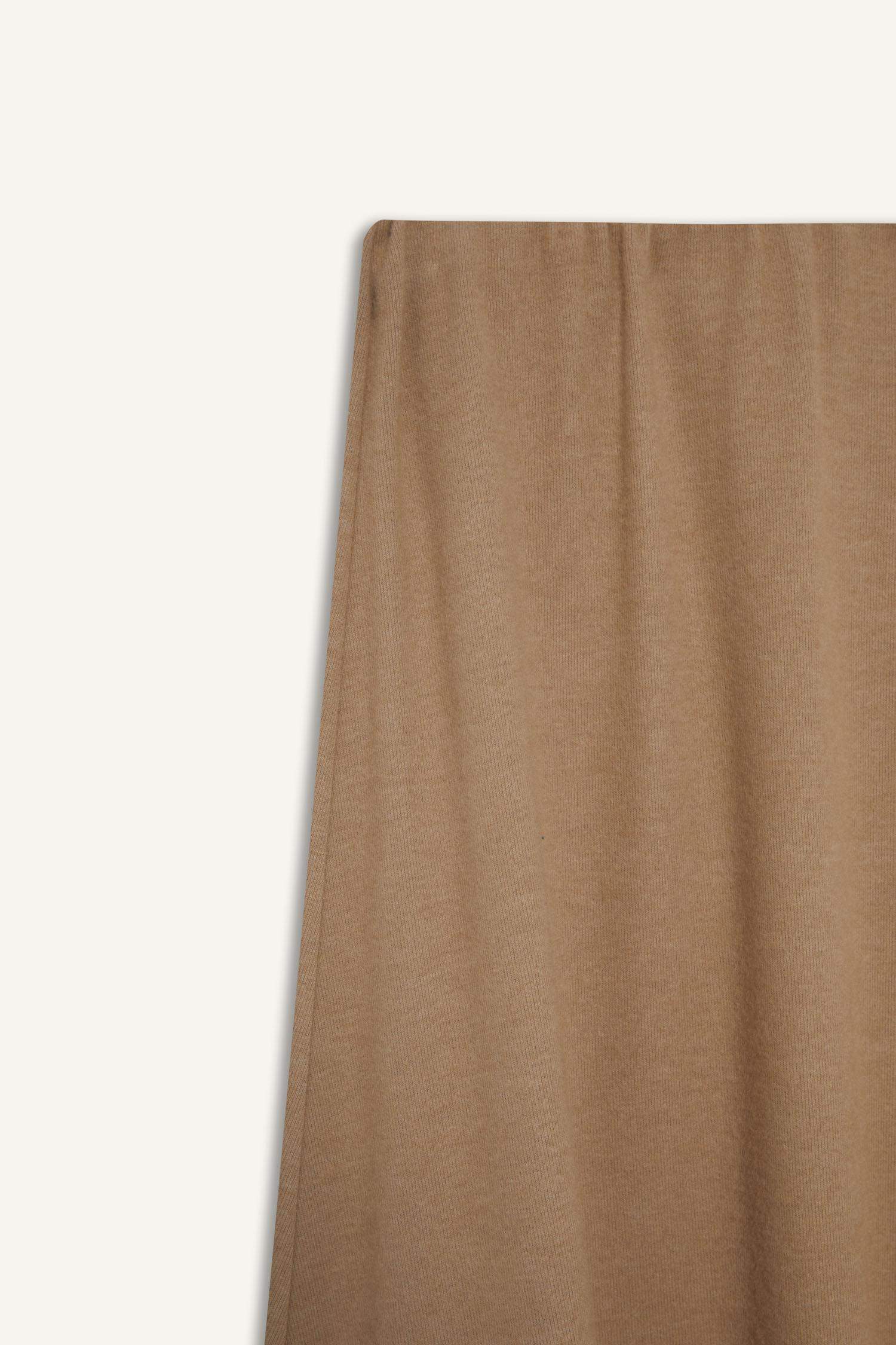 Юбка средней длины с рибаной на нормальной посадке