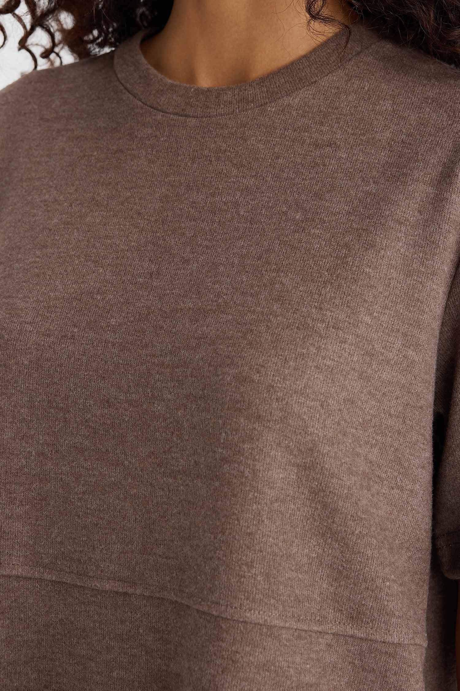 فستان نص كم مضلع قصة A برقبة مستديرة