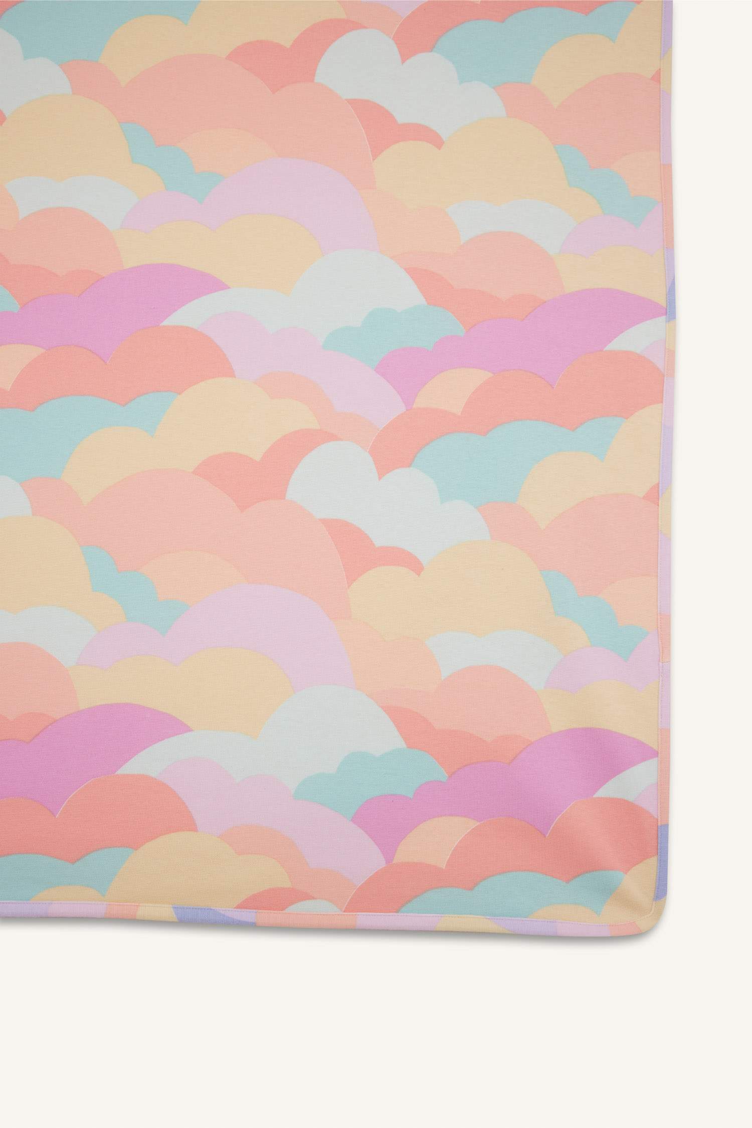 Kız Bebek Desenli İçi Polarlı Battaniye