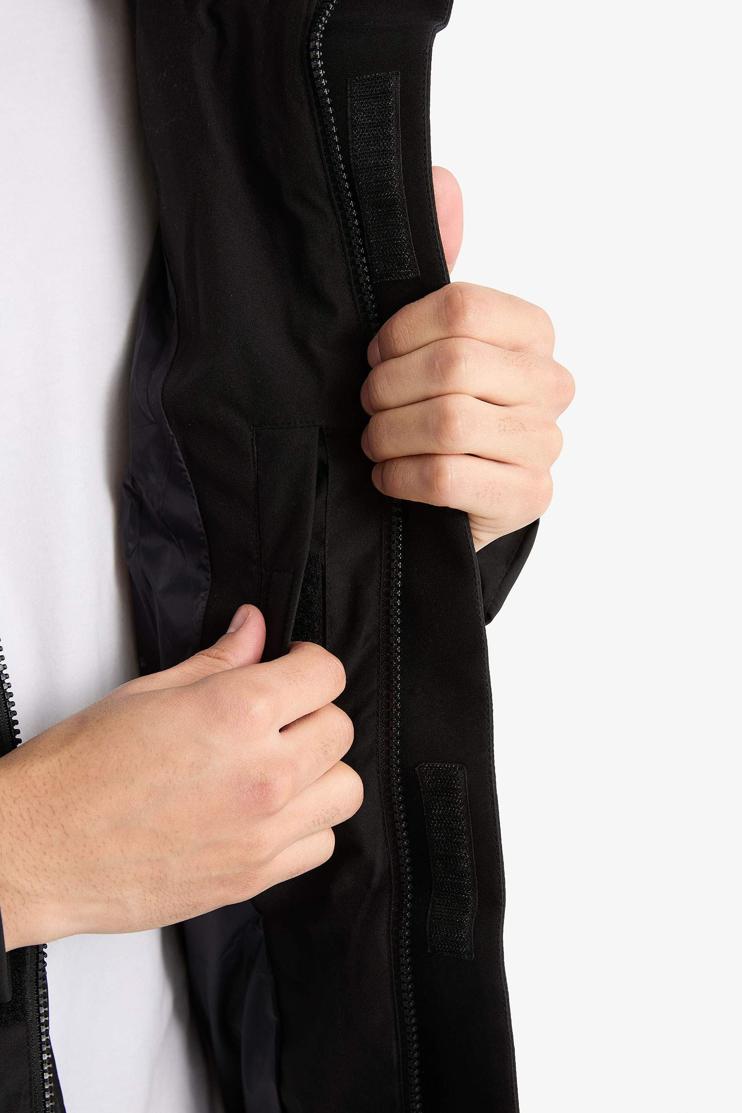 Su İtici Regular Fit Dik Yaka İç Cepli Fermuarlı Cepli Mont