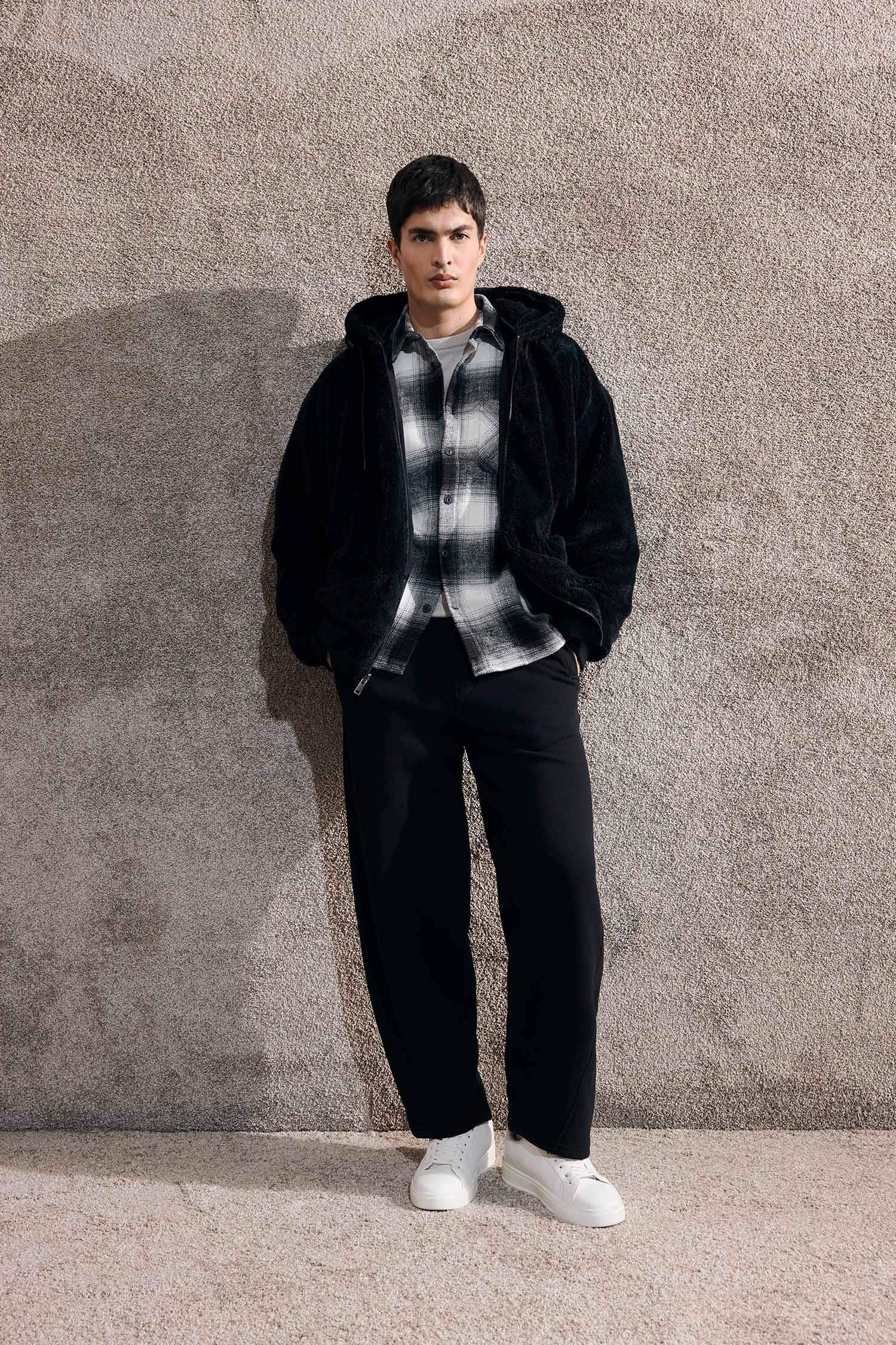 قمصلة نفخ اوفر سايز مقاوم للماء بتفاصيل تريكو