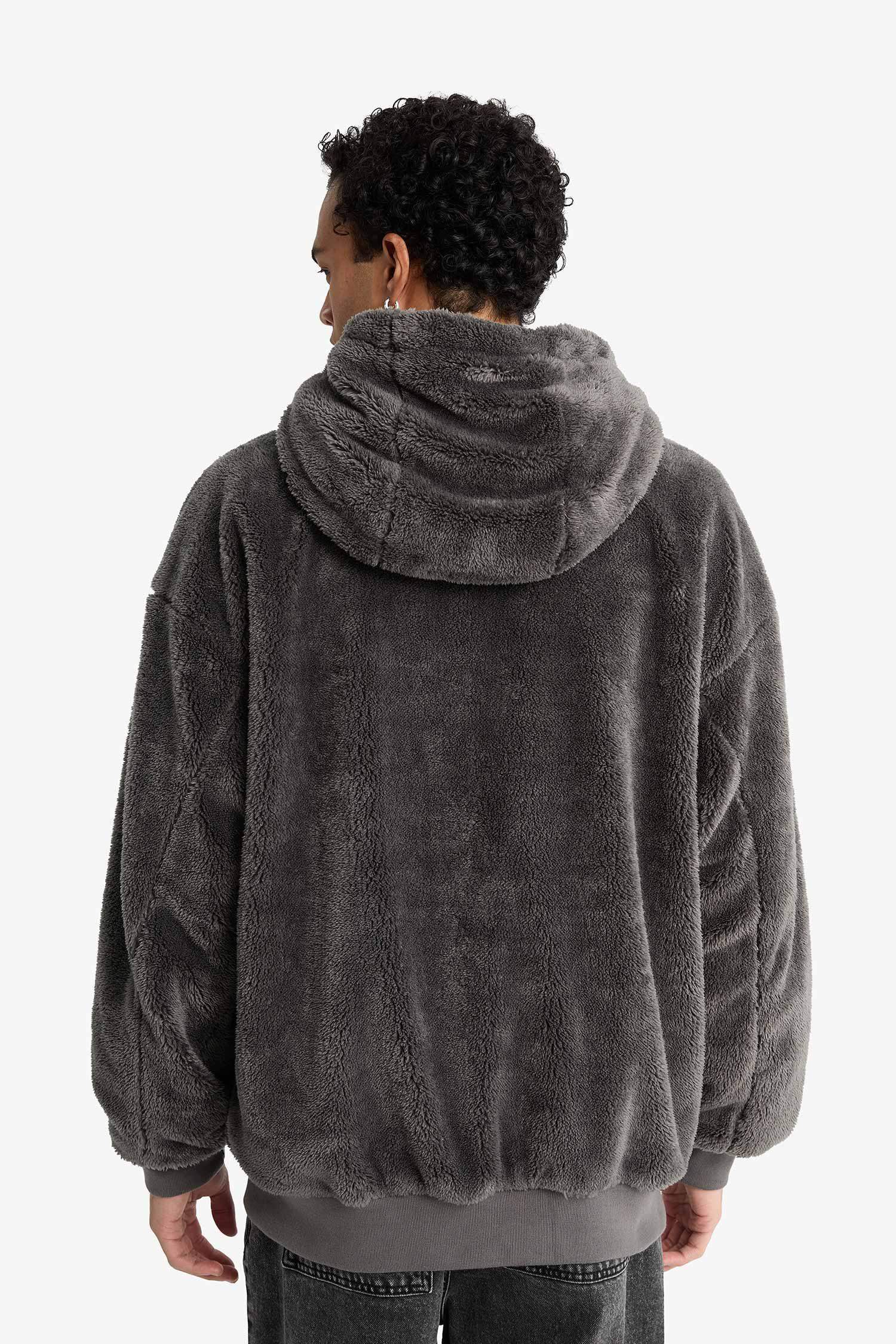 قمصلة نفخ اوفر سايز مقاوم للماء بتفاصيل تريكو