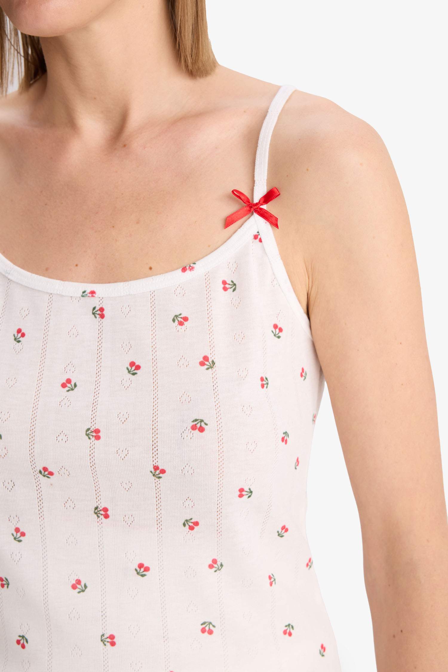 Regular Fit Pijama Takımı Desenli Askılı Üst Beli Lastikli Şort-Fall in Love