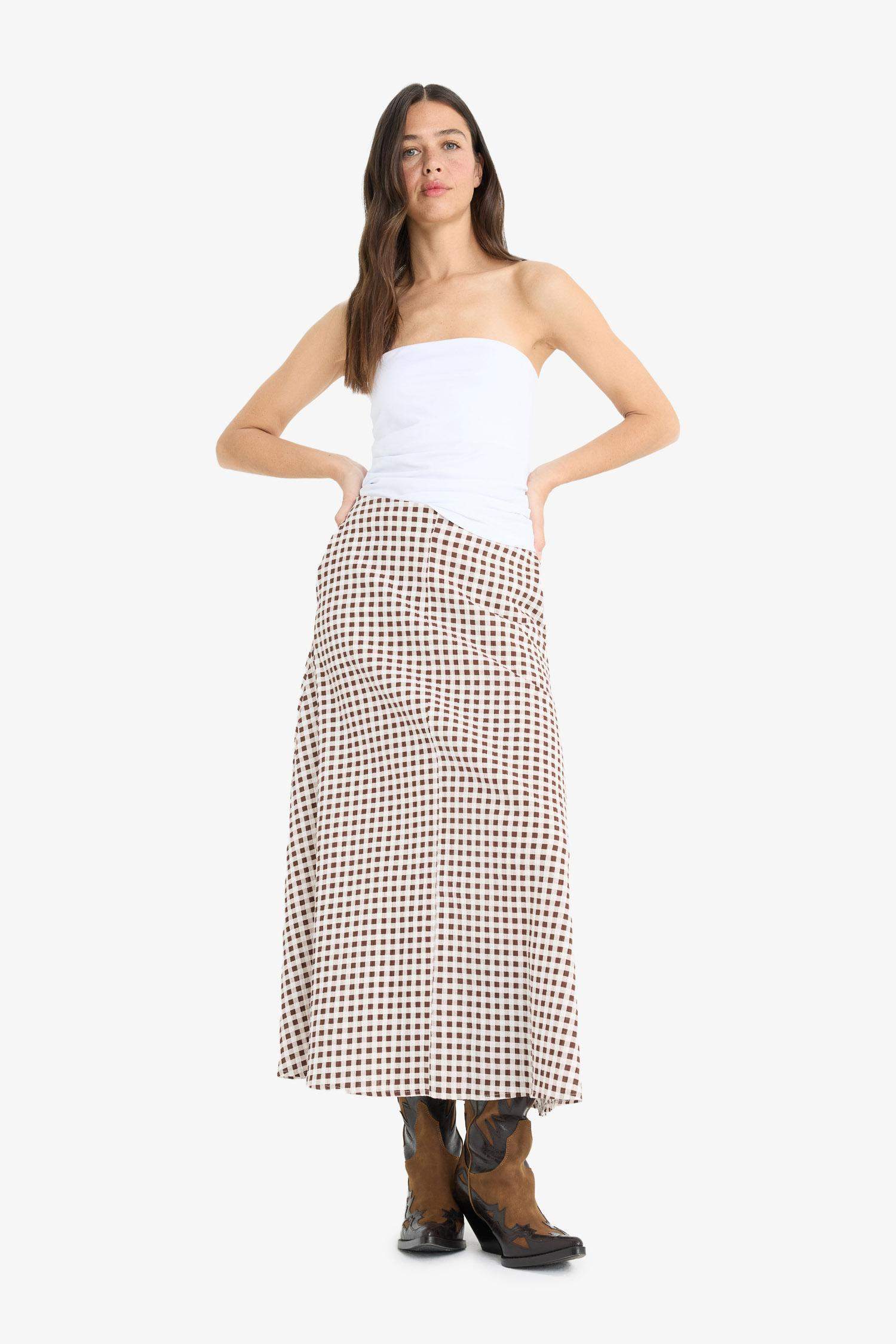 A Kesim Pötikareli Normal Bel Gofre Dokulu Maxi Etek