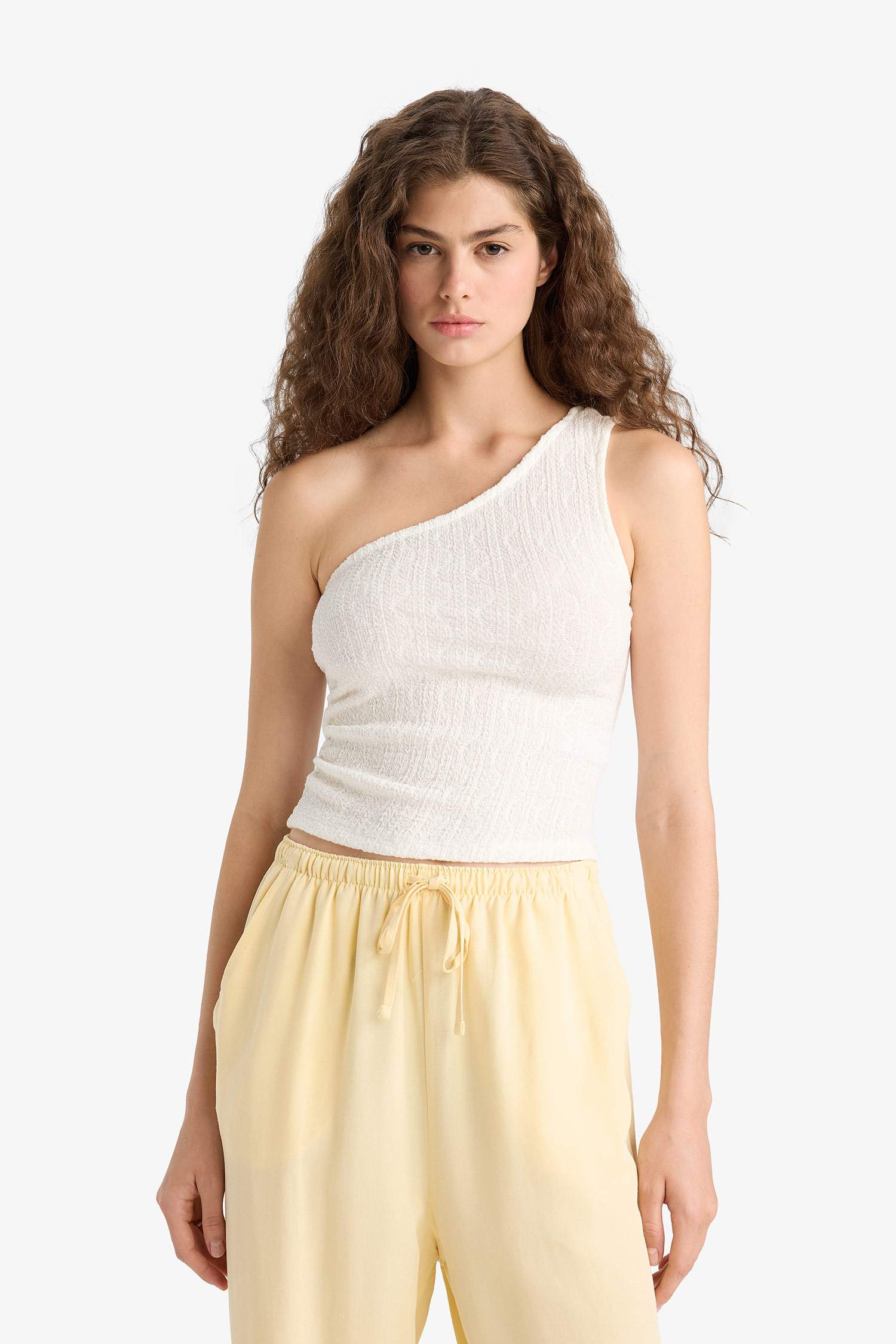 Slim Fit Dar Kesim Tek Omuzlu Dantel Beyaz Atlet